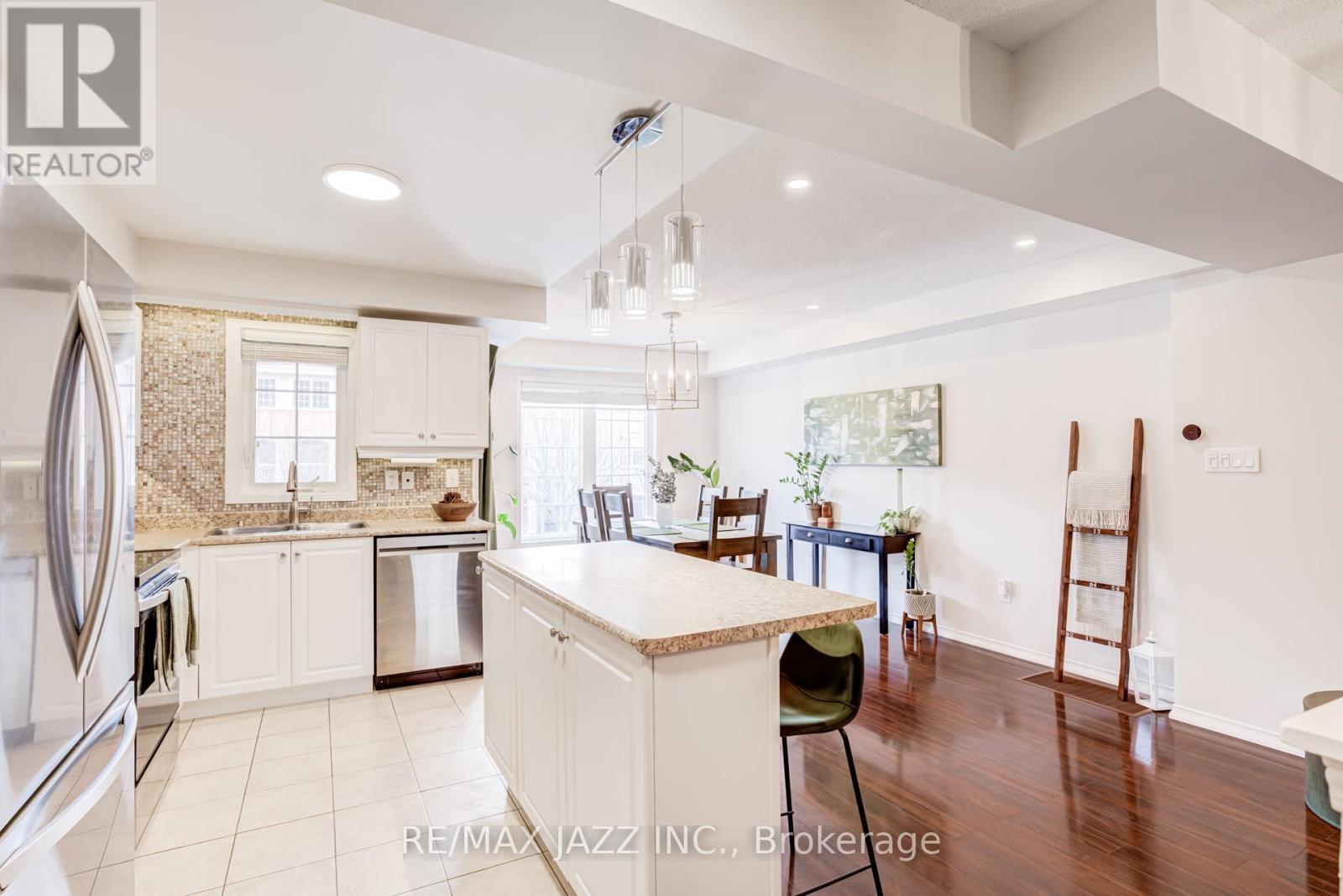 16 Clowes Street, Ajax, Ontario  L1Z 0K9 - Photo 9 - E13024190