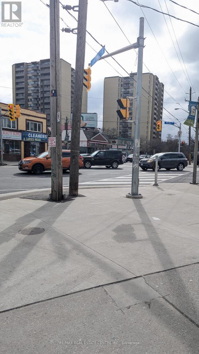 15 A - 1901 Weston Road, Toronto, Ontario  M9N 3P5 - Photo 10 - W12915616