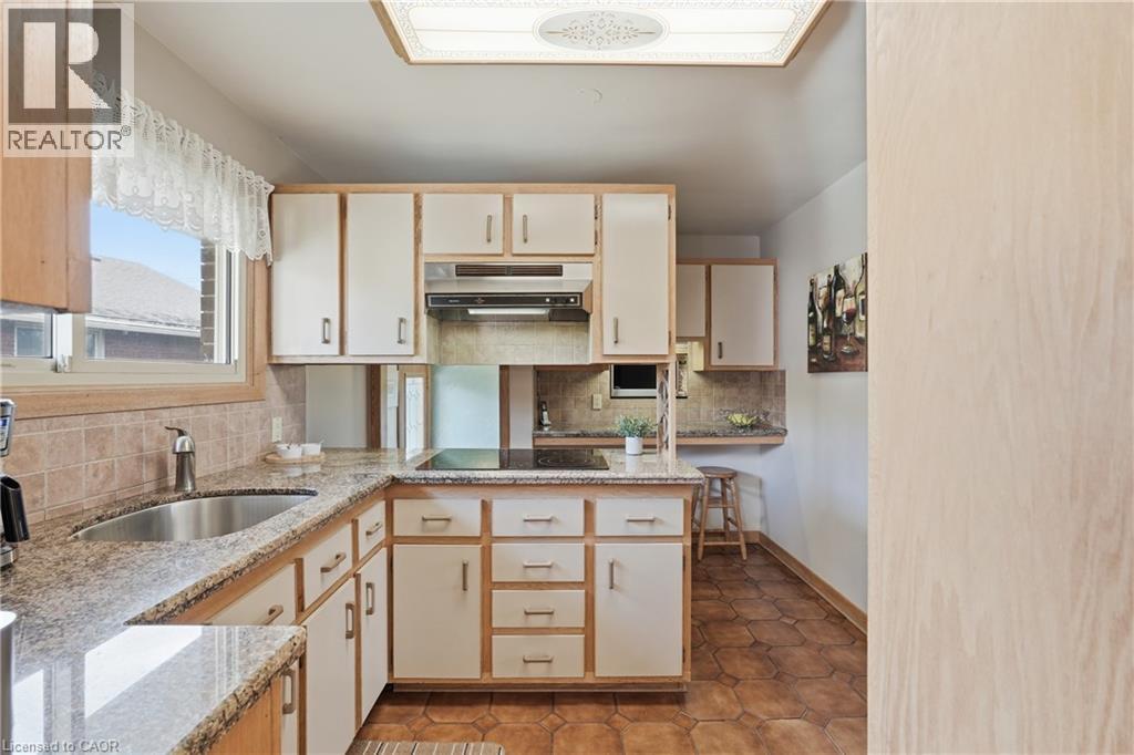 4 Tilbury Court, Hamilton, Ontario  L8T 2M4 - Photo 15 - 40819534