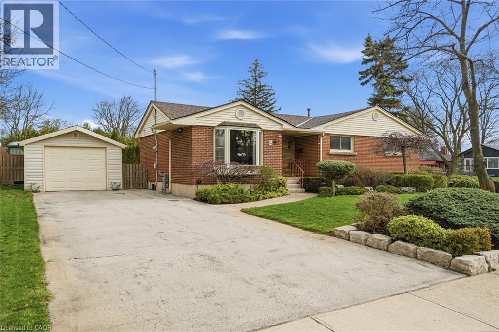 4 Tilbury Court, Hamilton, Ontario  L8T 2M4 - Photo 3 - 40819534