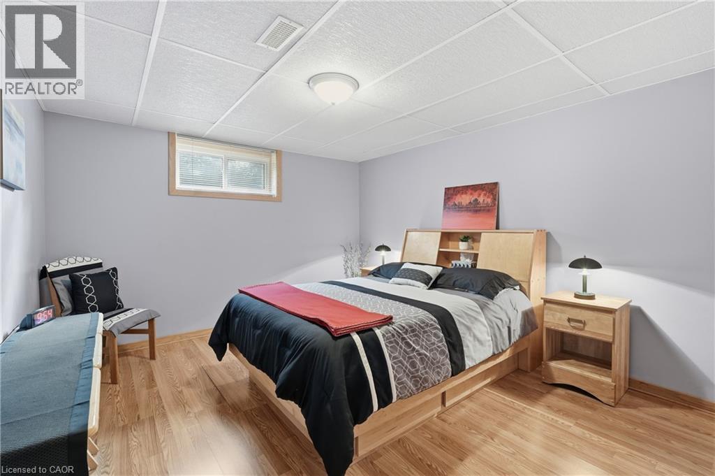 4 Tilbury Court, Hamilton, Ontario  L8T 2M4 - Photo 32 - 40819534