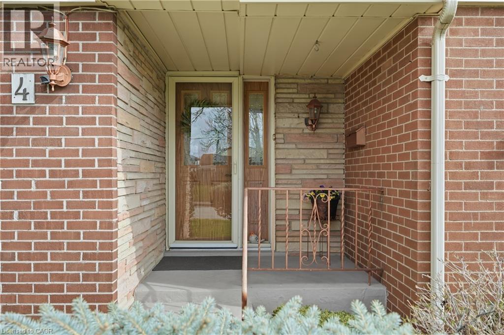 4 Tilbury Court, Hamilton, Ontario  L8T 2M4 - Photo 5 - 40819534