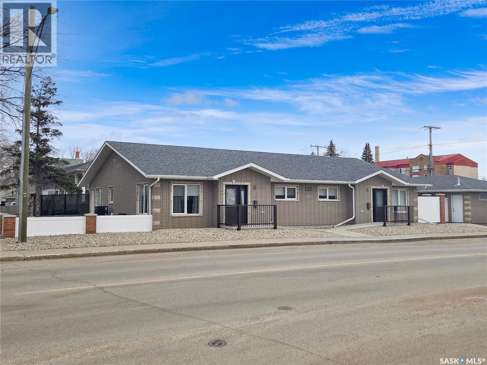 A&b 125 2nd Avenue NE, Moose Jaw, Saskatchewan  S6H 2A2 - Photo 2 - SK027839