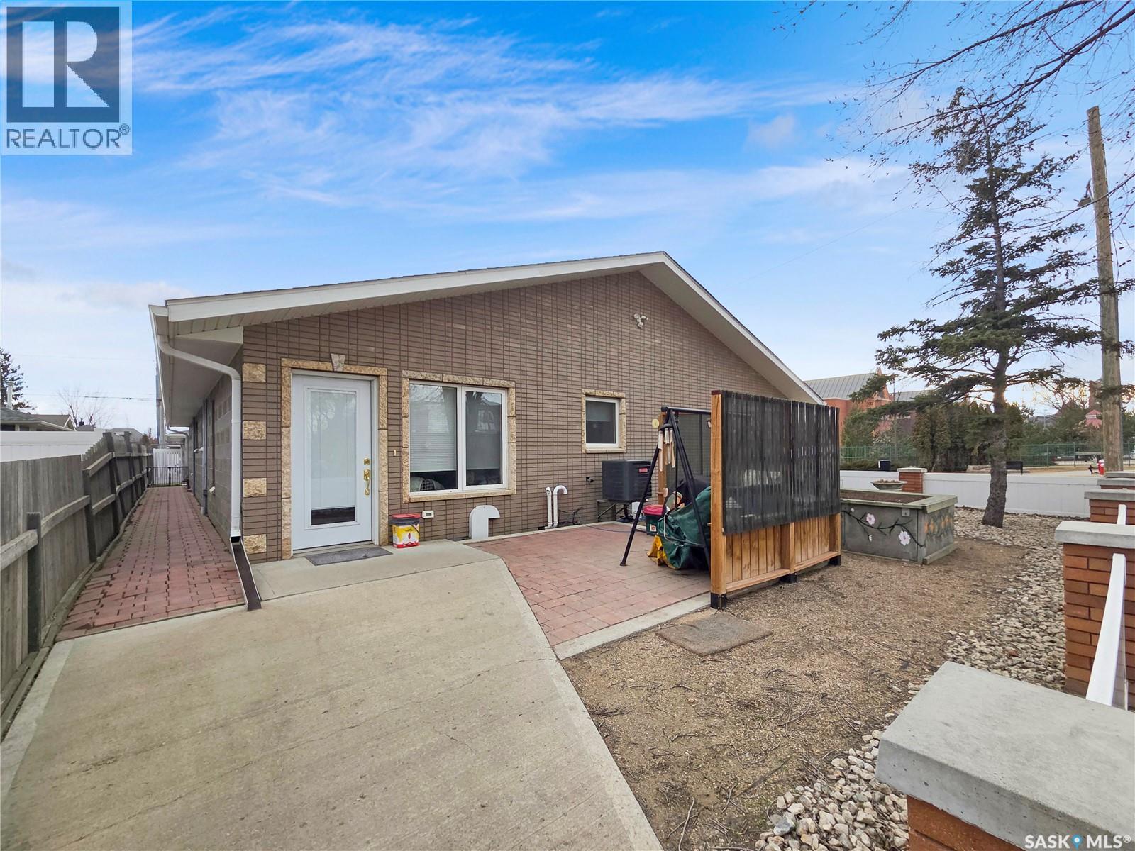 A&b 125 2nd Avenue NE, Moose Jaw, Saskatchewan  S6H 2A2 - Photo 6 - SK027839