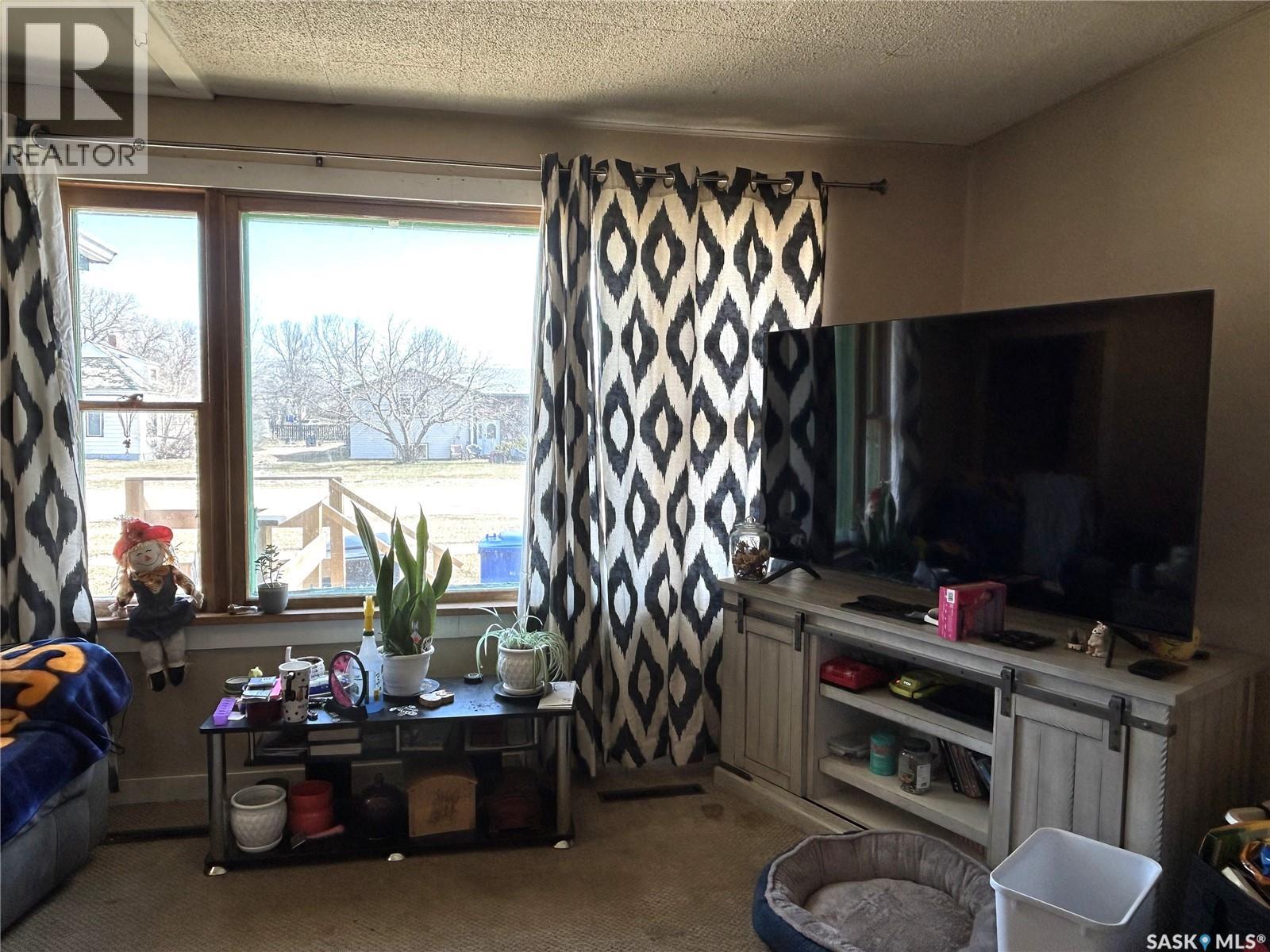 321 3rd Street, Frobisher, Saskatchewan  S0C 0Y0 - Photo 11 - SK033324