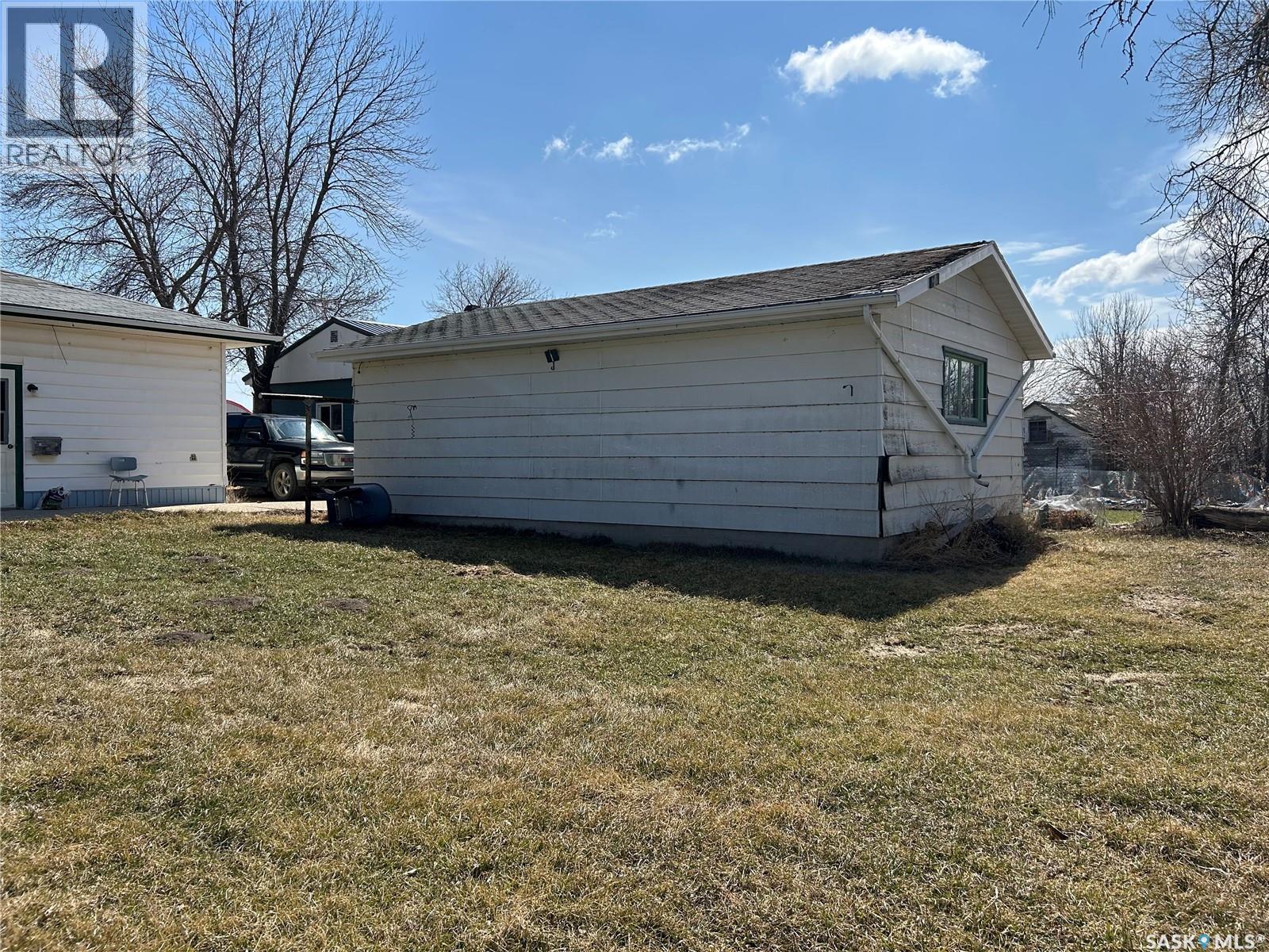 321 3rd Street, Frobisher, Saskatchewan  S0C 0Y0 - Photo 6 - SK033324