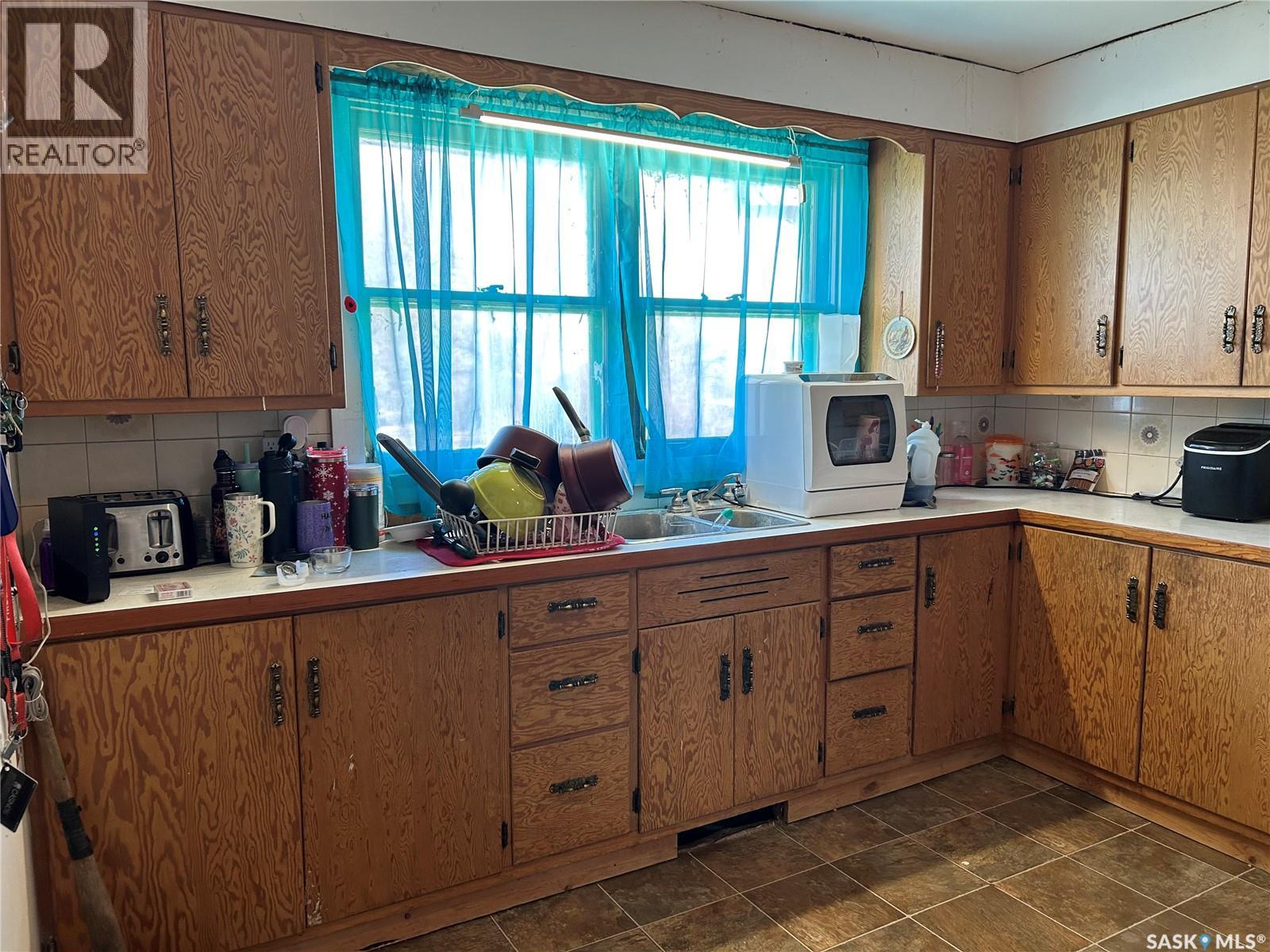 321 3rd Street, Frobisher, Saskatchewan  S0C 0Y0 - Photo 8 - SK033324