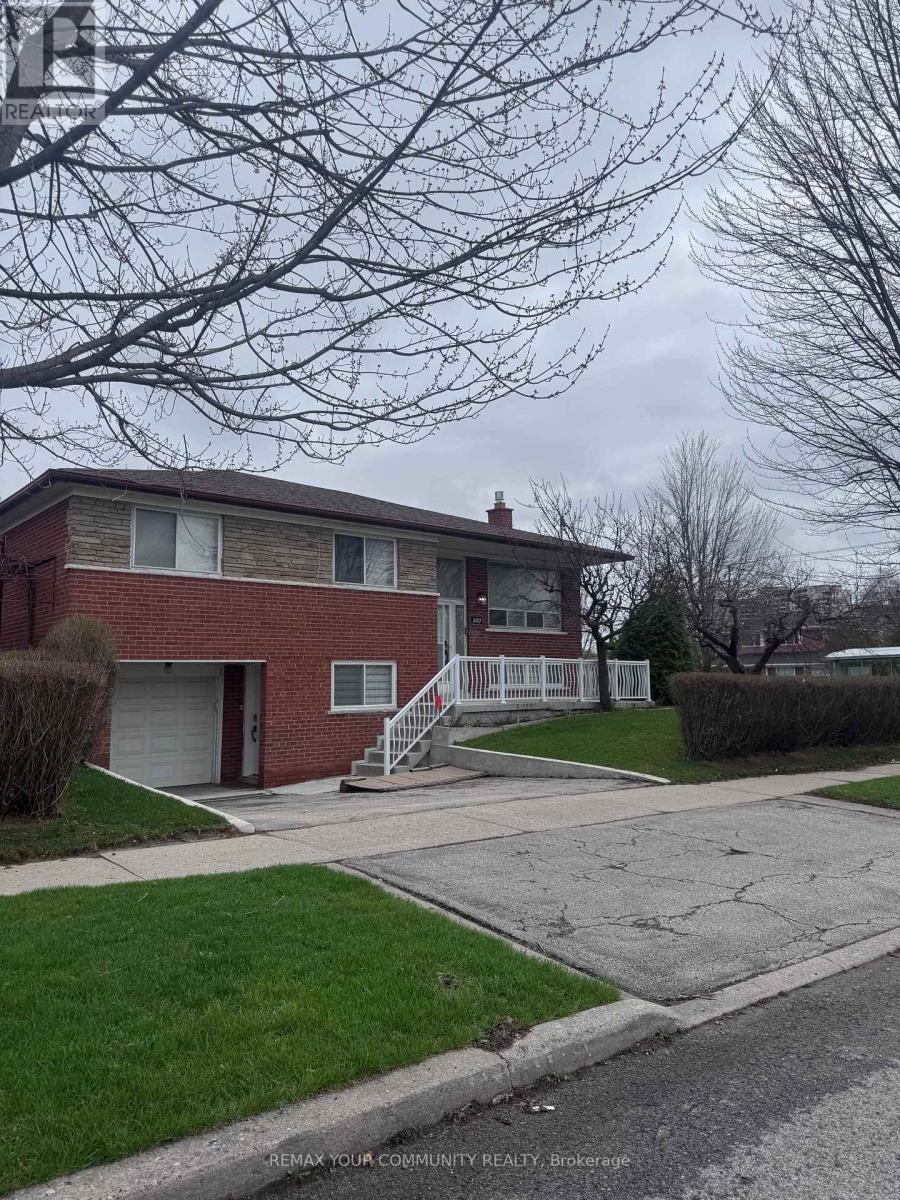 Upper - 300 Driftwood Avenue, Toronto, Ontario  M3N 2P1 - Photo 27 - W13022110