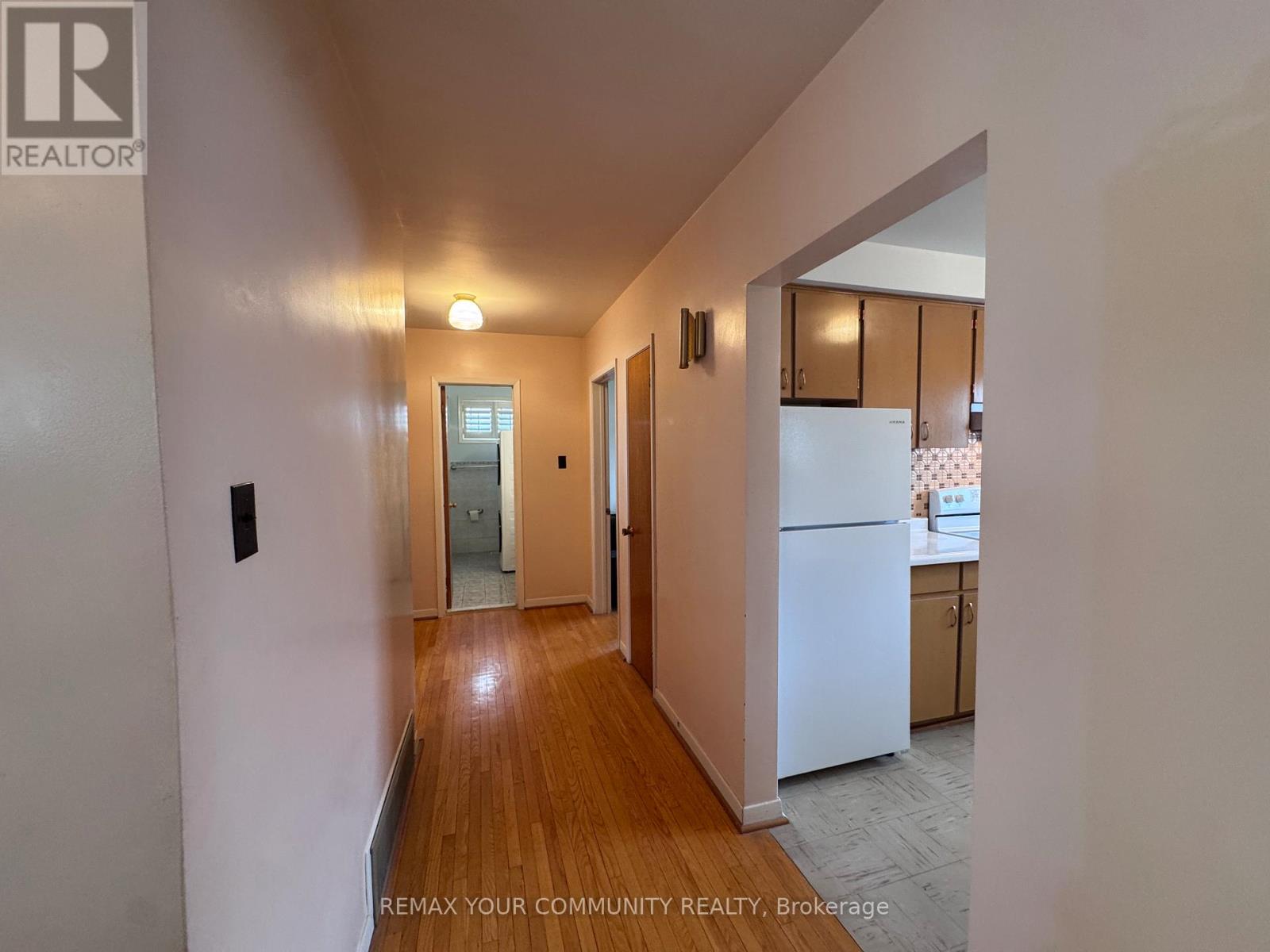 Upper - 300 Driftwood Avenue, Toronto, Ontario  M3N 2P1 - Photo 16 - W13022110