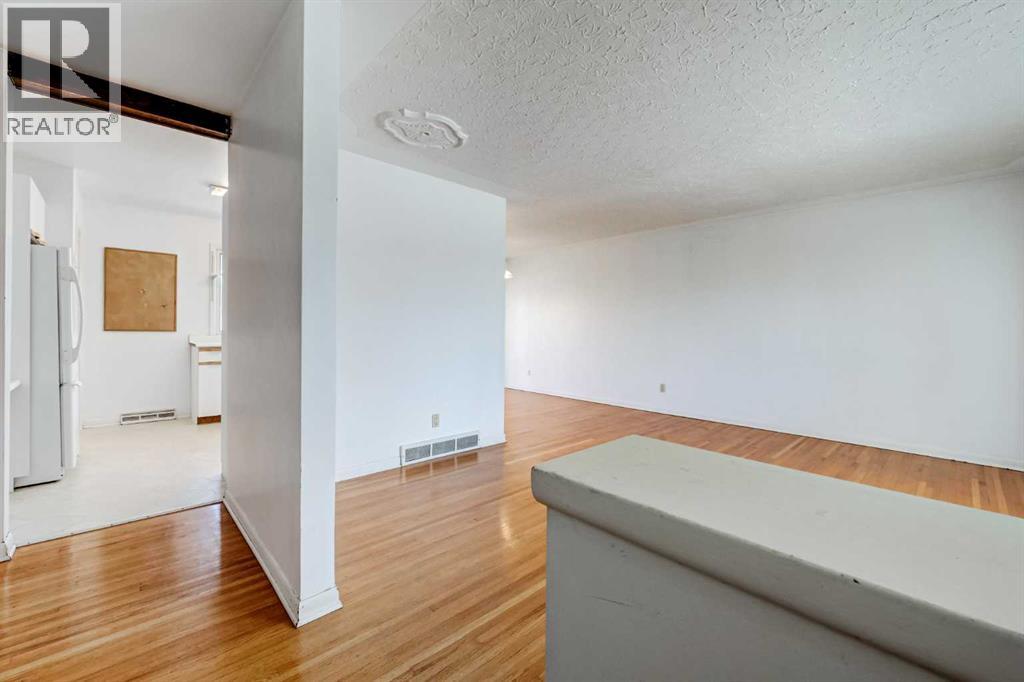 48 Westover Drive Sw, Calgary, Alberta  T3C 2S4 - Photo 3 - A2303369