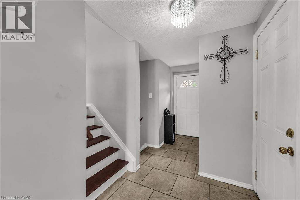 22 John Murray Street, Stoney Creek, Ontario  L8J 1C4 - Photo 3 - 40812095