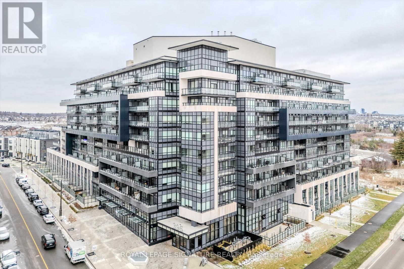 132 - 395 Dundas Street W, Oakville, Ontario  L6M 5R8 - Photo 1 - W13022626