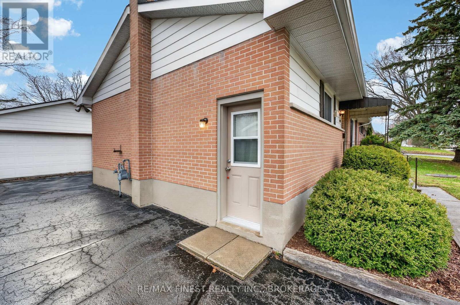 30 Oxford Crescent, Loyalist, Ontario  K7N 1P9 - Photo 4 - X13024144