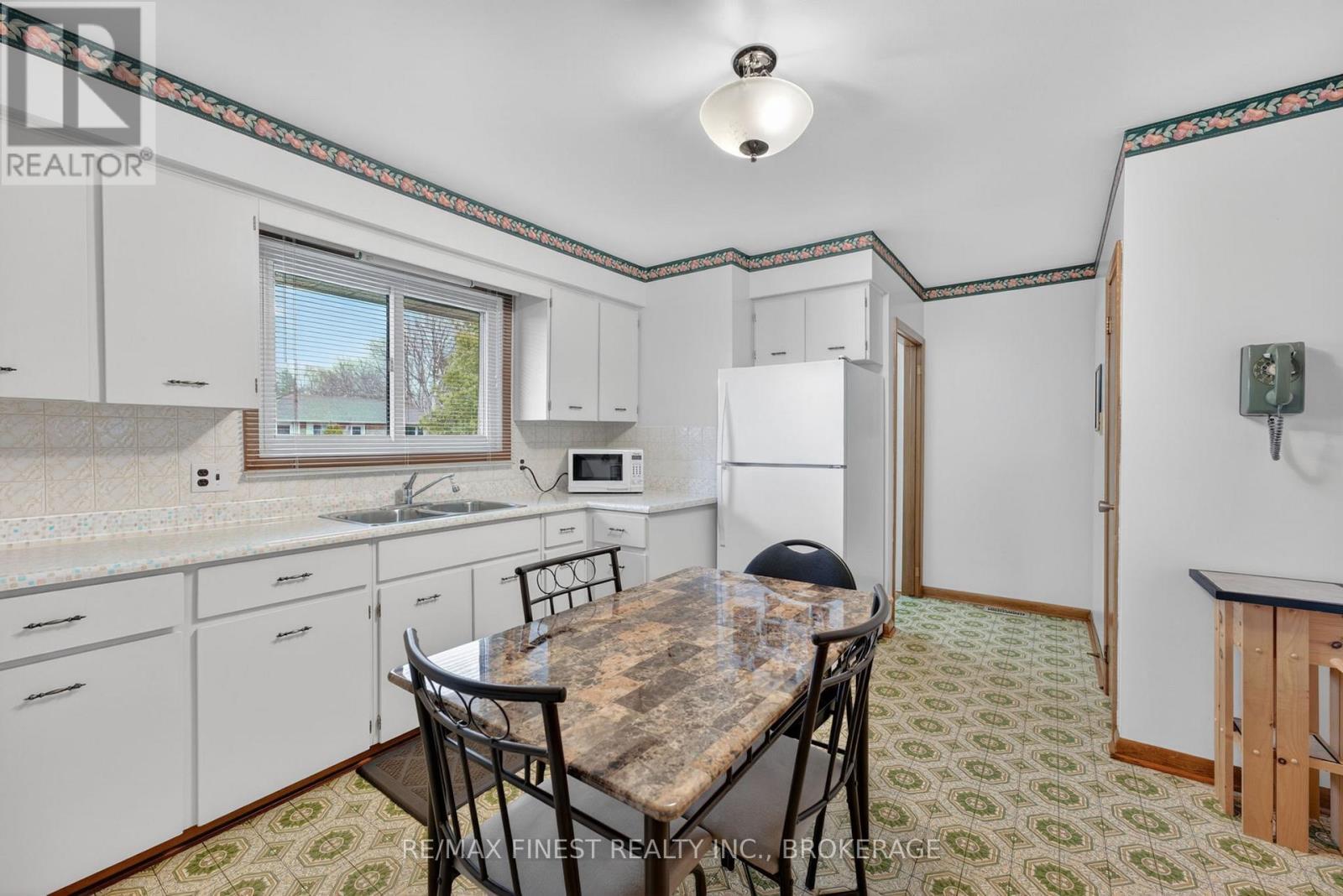 30 Oxford Crescent, Loyalist, Ontario  K7N 1P9 - Photo 8 - X13024144