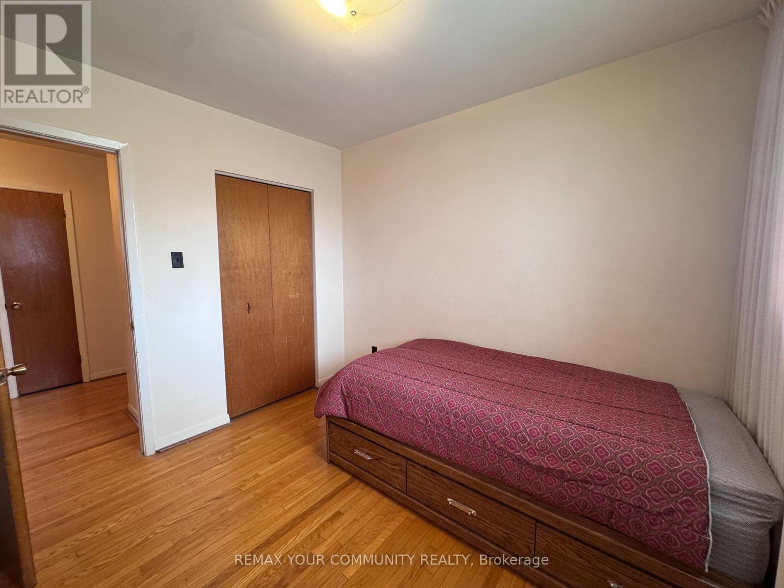 Upper - 300 Driftwood Avenue, Toronto, Ontario  M3N 2P1 - Photo 18 - W13022110