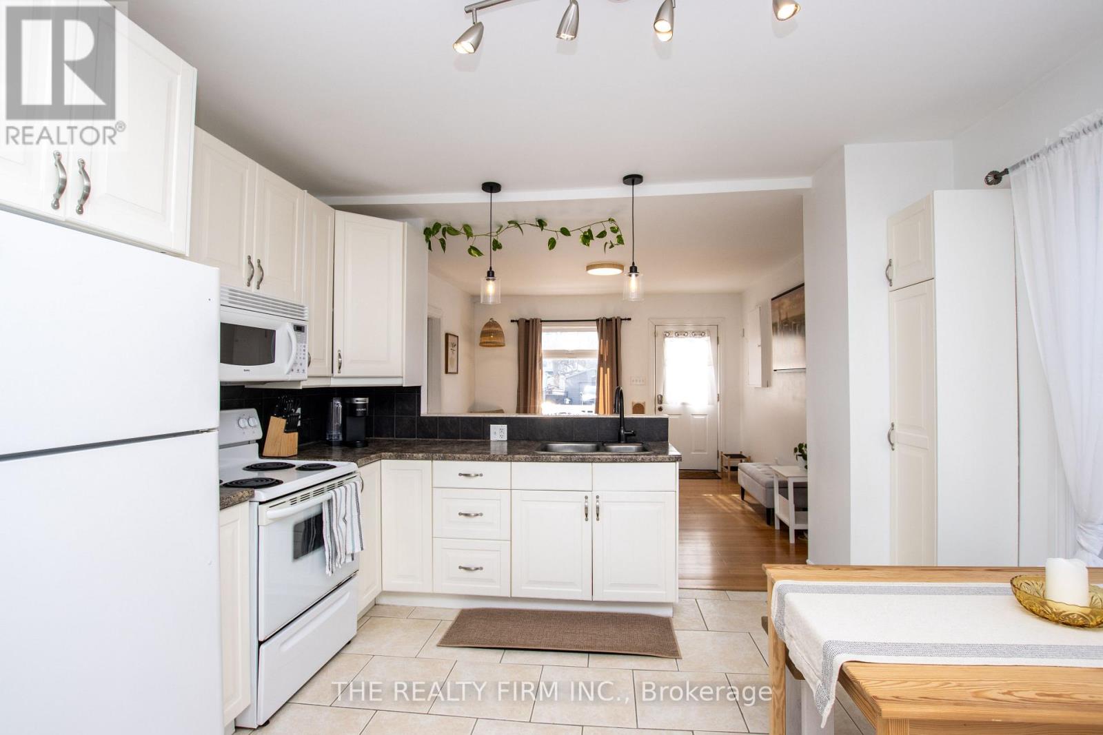 Photo 10 of 31 for 26 Grafton Street