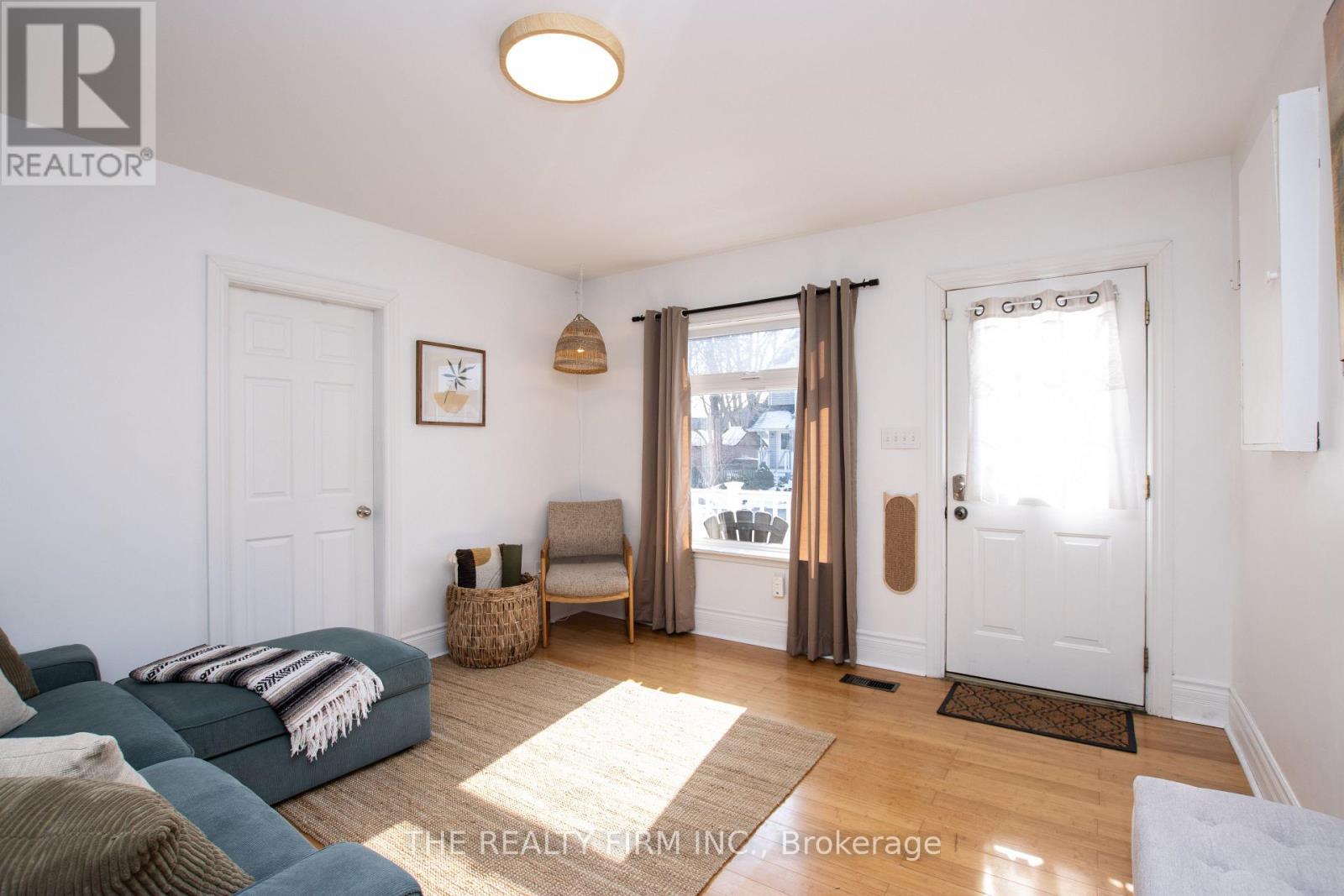 Photo 5 of 31 for 26 Grafton Street