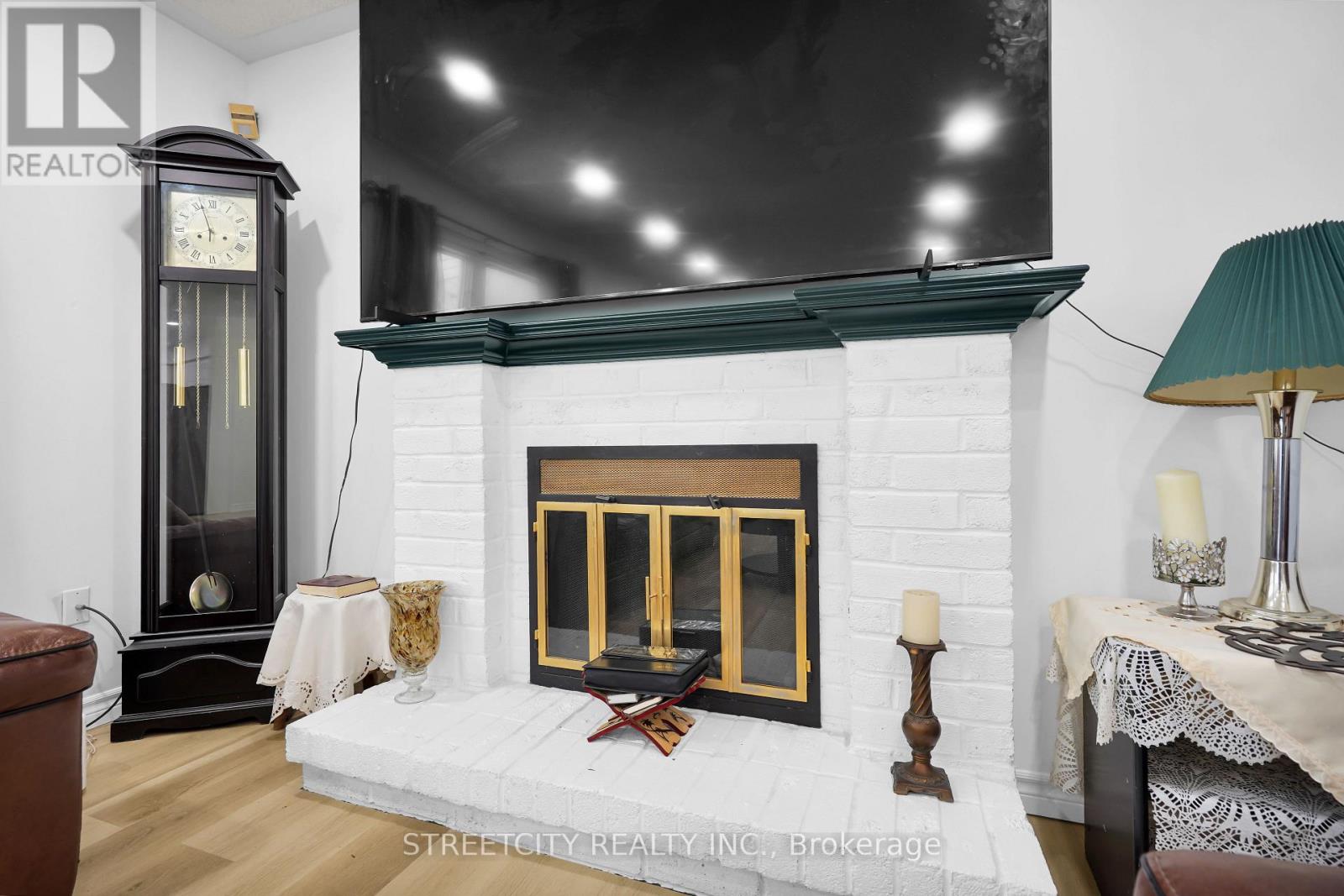 Photo 13 of 50 for 713 Guildwood Boulevard