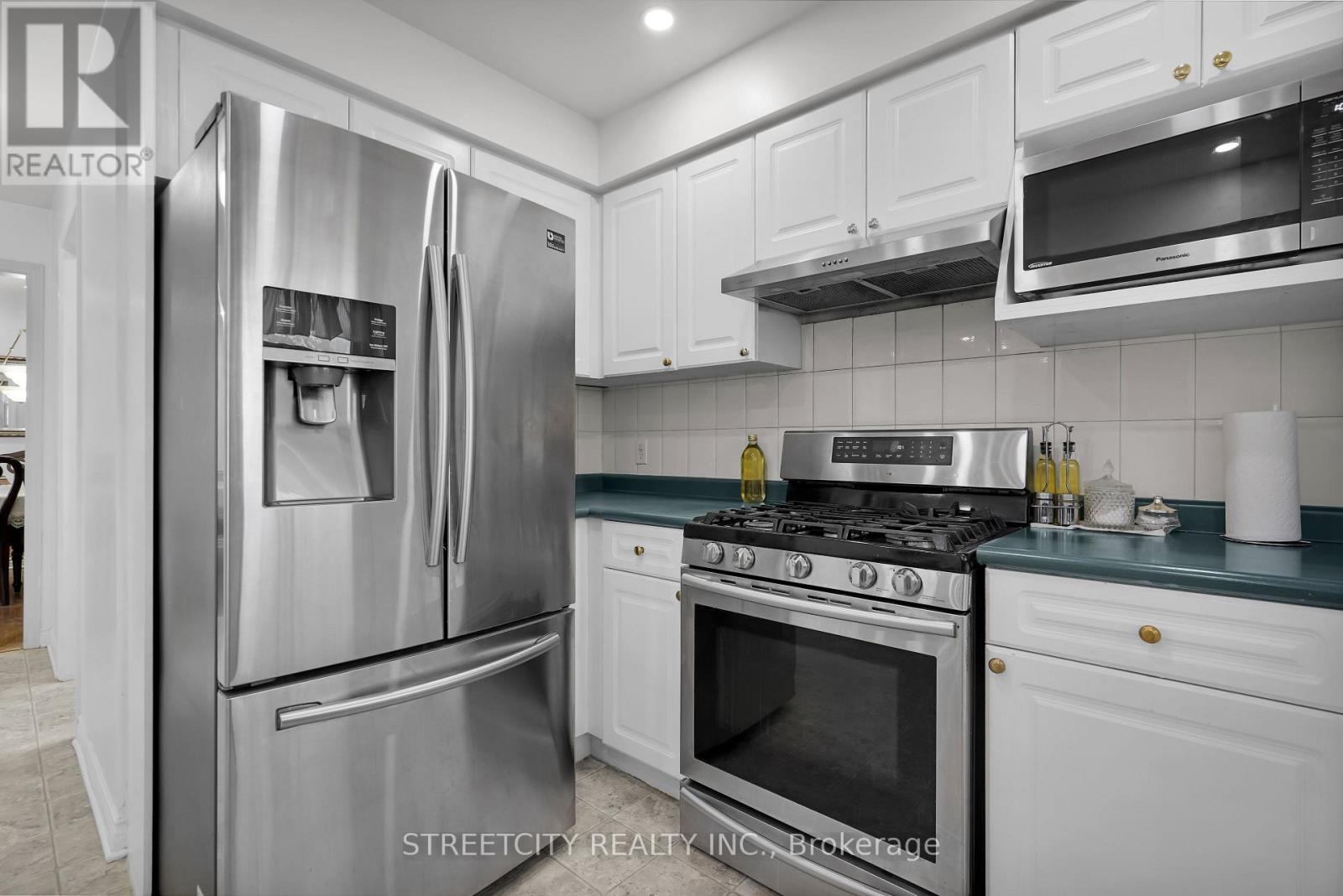 Photo 19 of 50 for 713 Guildwood Boulevard