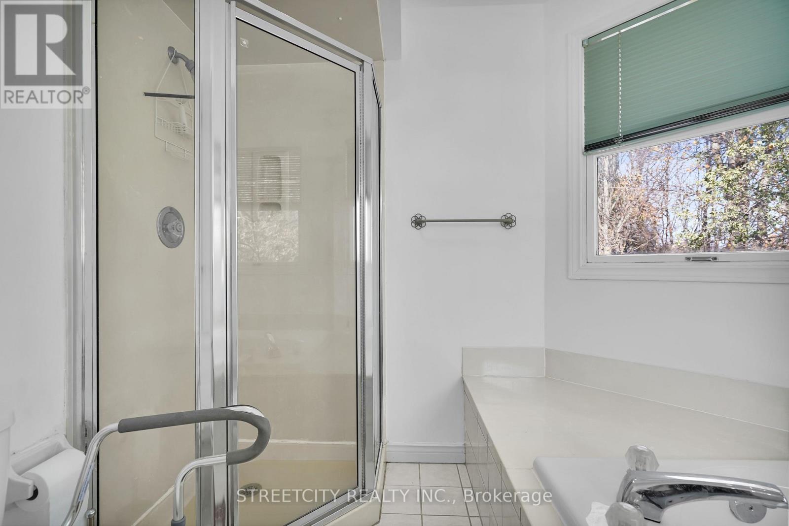 Photo 28 of 50 for 713 Guildwood Boulevard