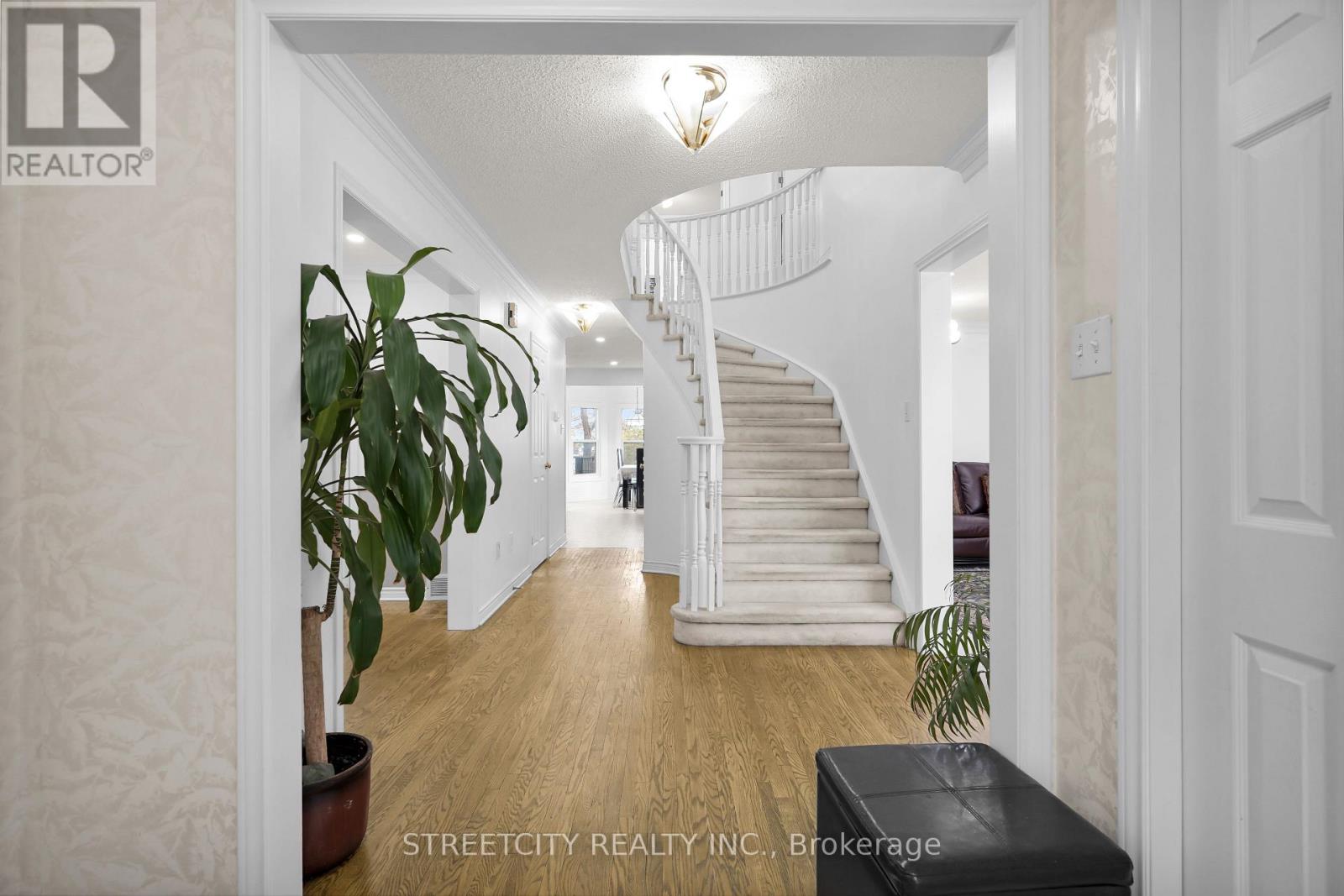 Photo 5 of 50 for 713 Guildwood Boulevard