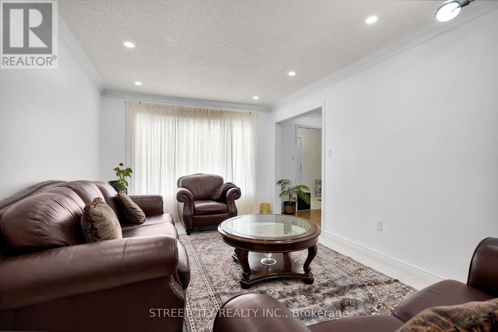 Photo 8 of 50 for 713 Guildwood Boulevard