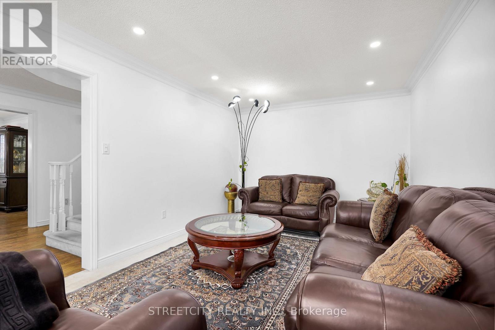 Photo 9 of 50 for 713 Guildwood Boulevard