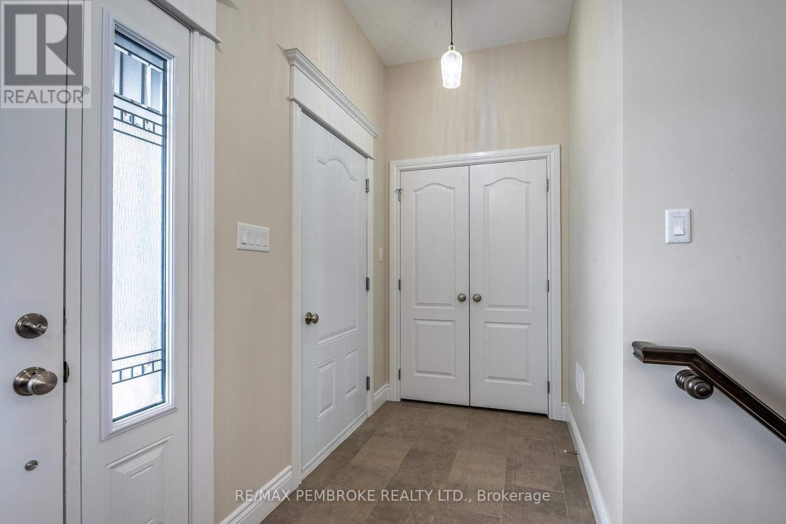 7 Drew Street, Petawawa, Ontario  K8H 0G9 - Photo 13 - X13023970