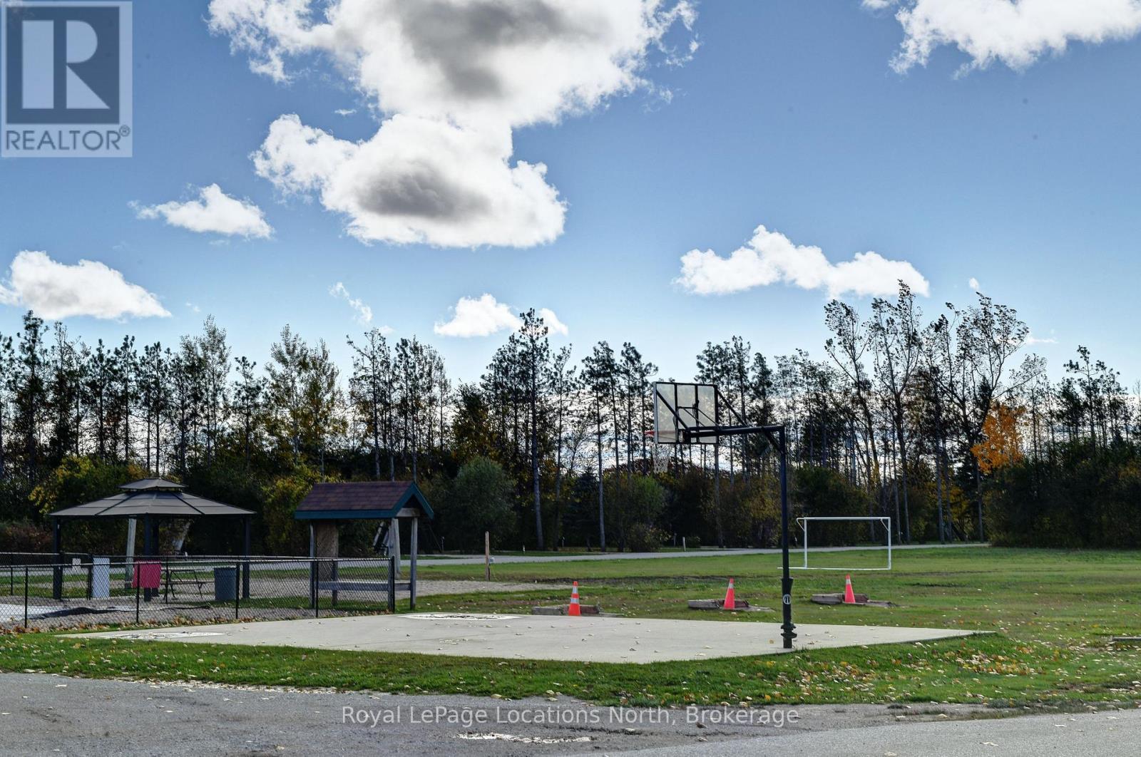 24 Prince Charles Avenue N, Springwater, Ontario  L0L 1P0 - Photo 20 - S12901452