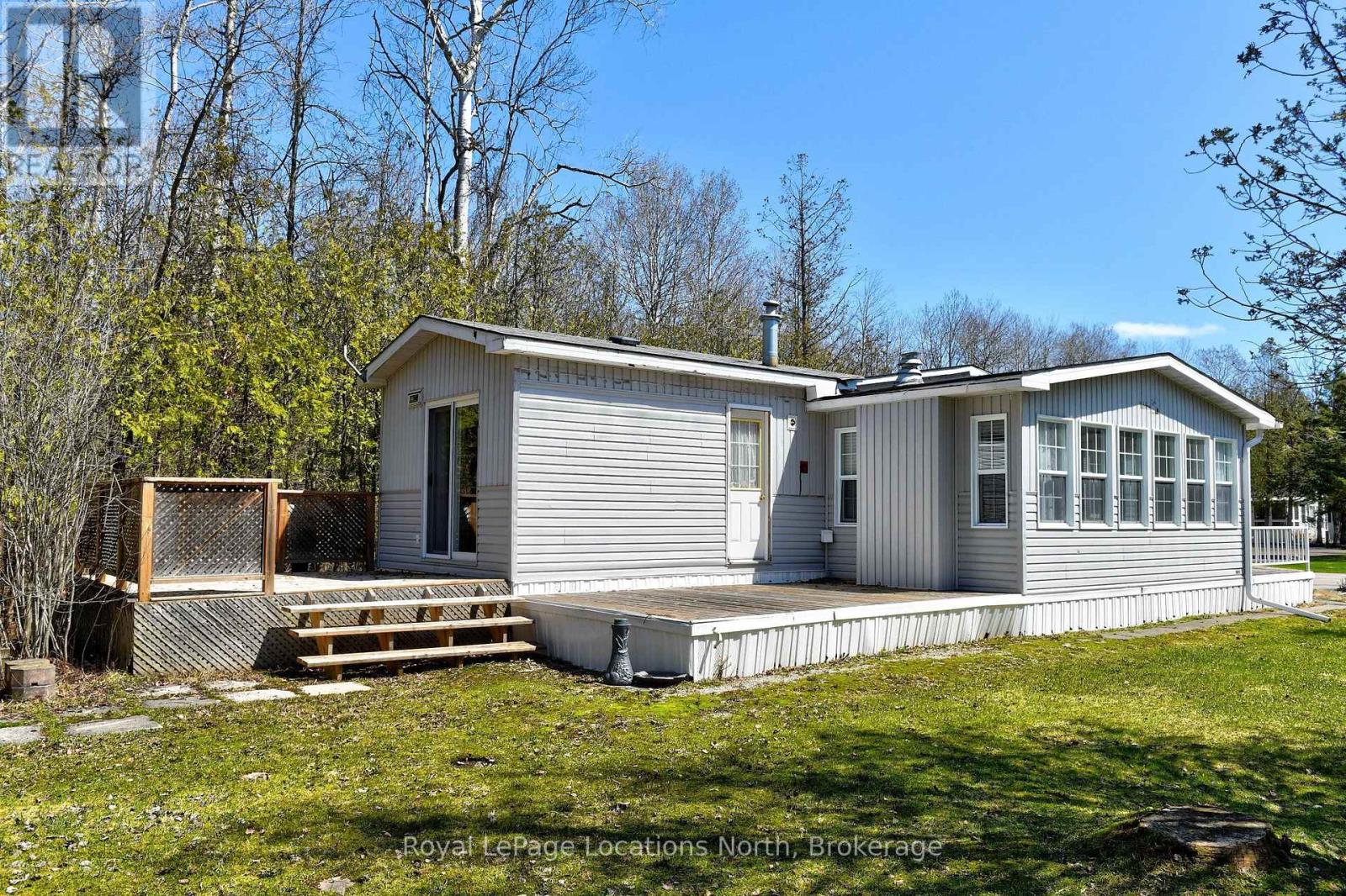 24 Prince Charles Avenue N, Springwater, Ontario  L0L 1P0 - Photo 32 - S12901452