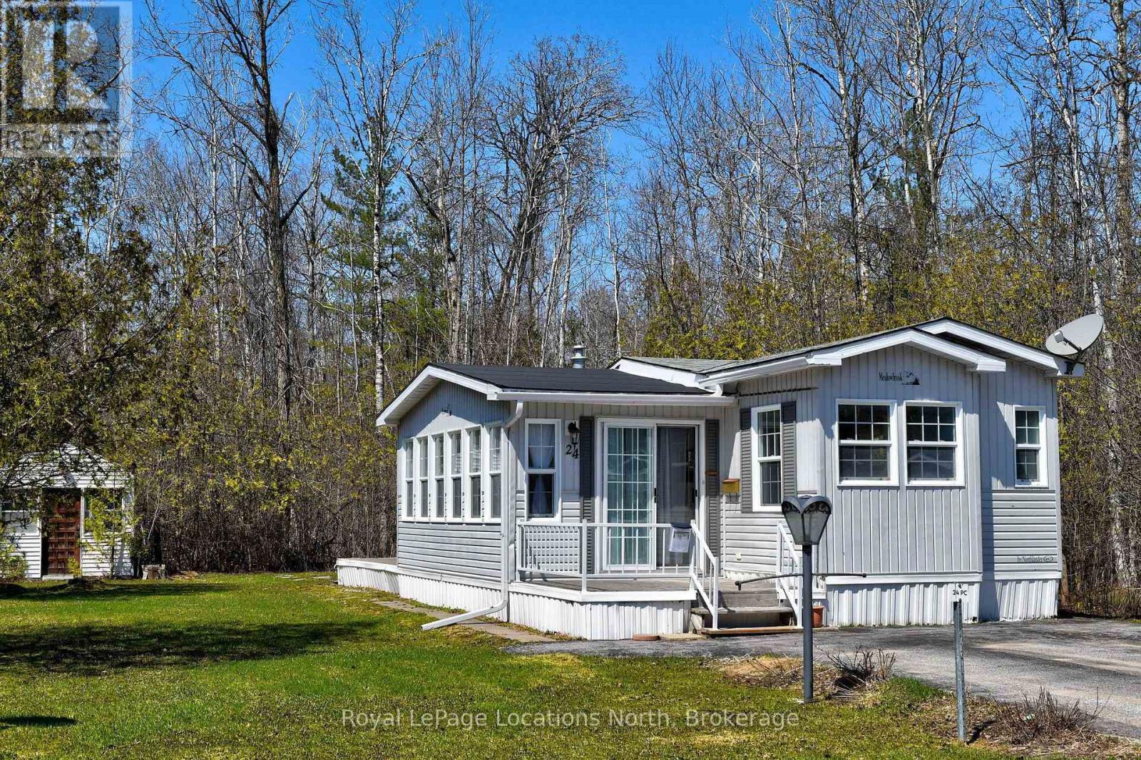 24 Prince Charles Avenue N, Springwater, Ontario  L0L 1P0 - Photo 36 - S12901452