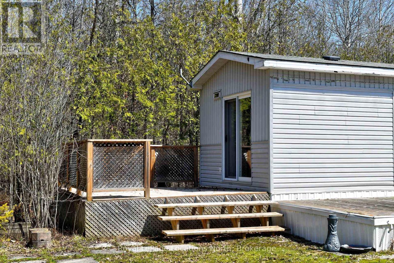 24 Prince Charles Avenue N, Springwater, Ontario  L0L 1P0 - Photo 33 - S12901452