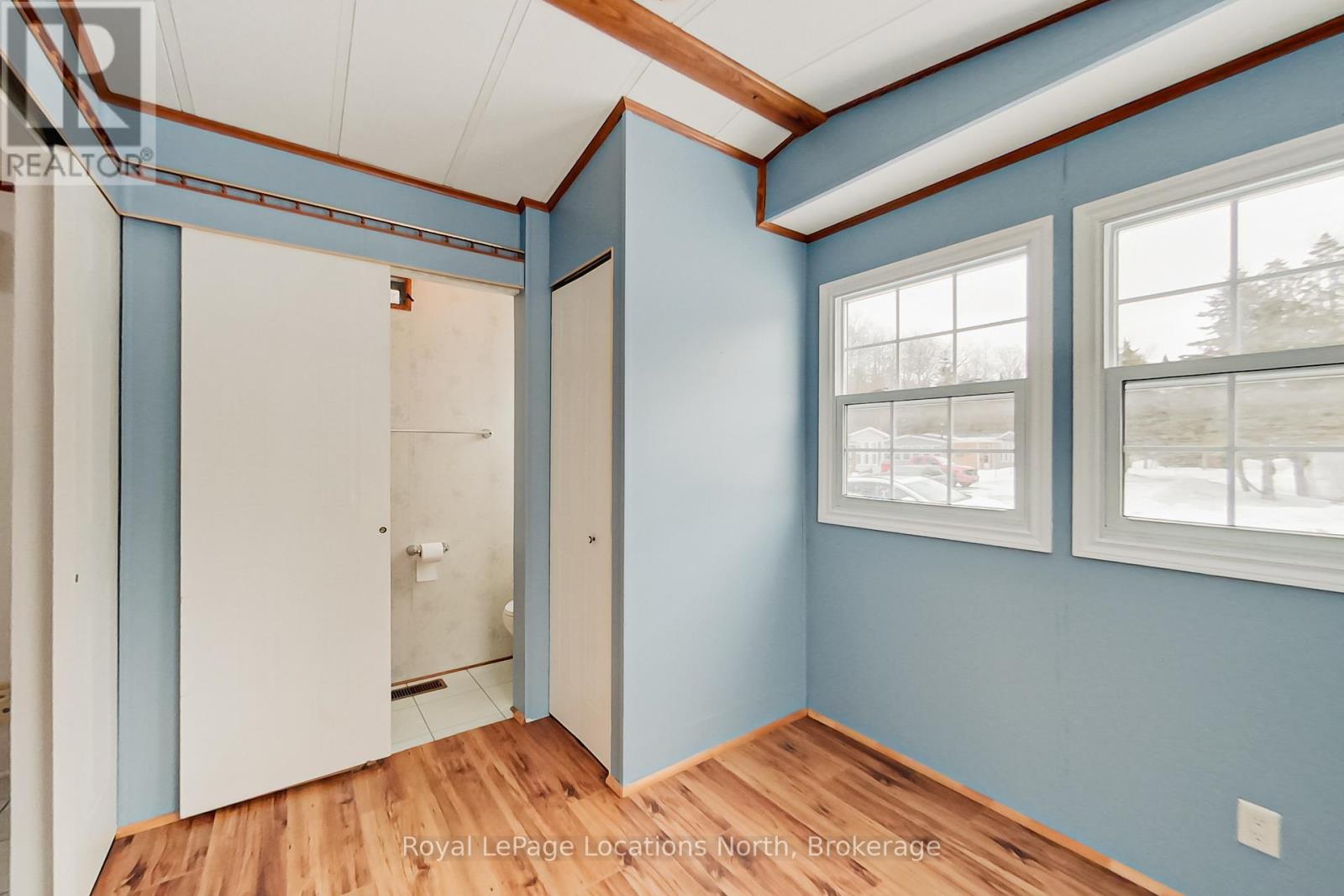 24 Prince Charles Avenue N, Springwater, Ontario  L0L 1P0 - Photo 7 - S12901452