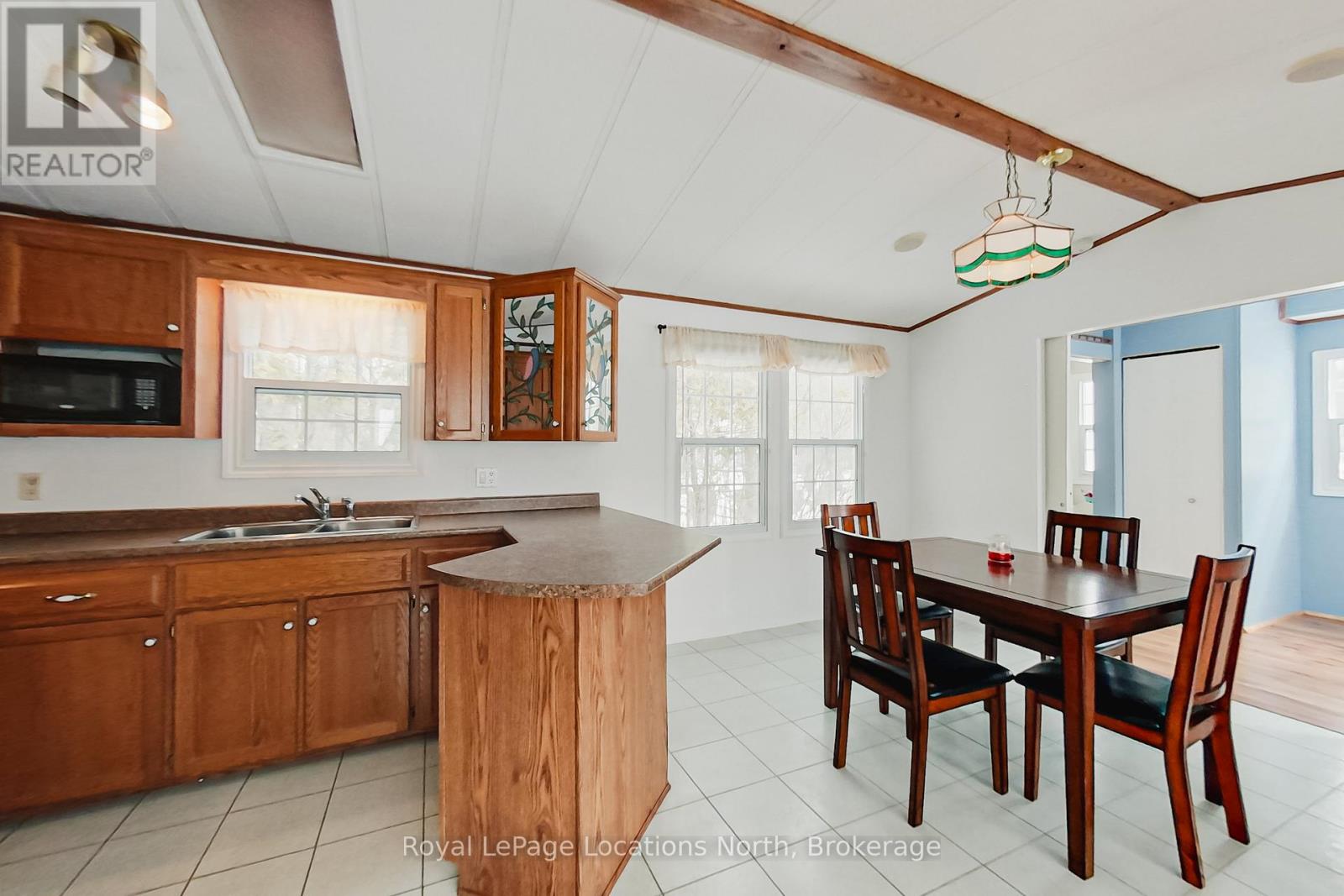 24 Prince Charles Avenue N, Springwater, Ontario  L0L 1P0 - Photo 5 - S12901452