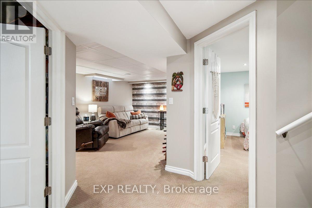 2417 Headon Forest Drive, Burlington, Ontario  L7M 3K7 - Photo 18 - W13024164