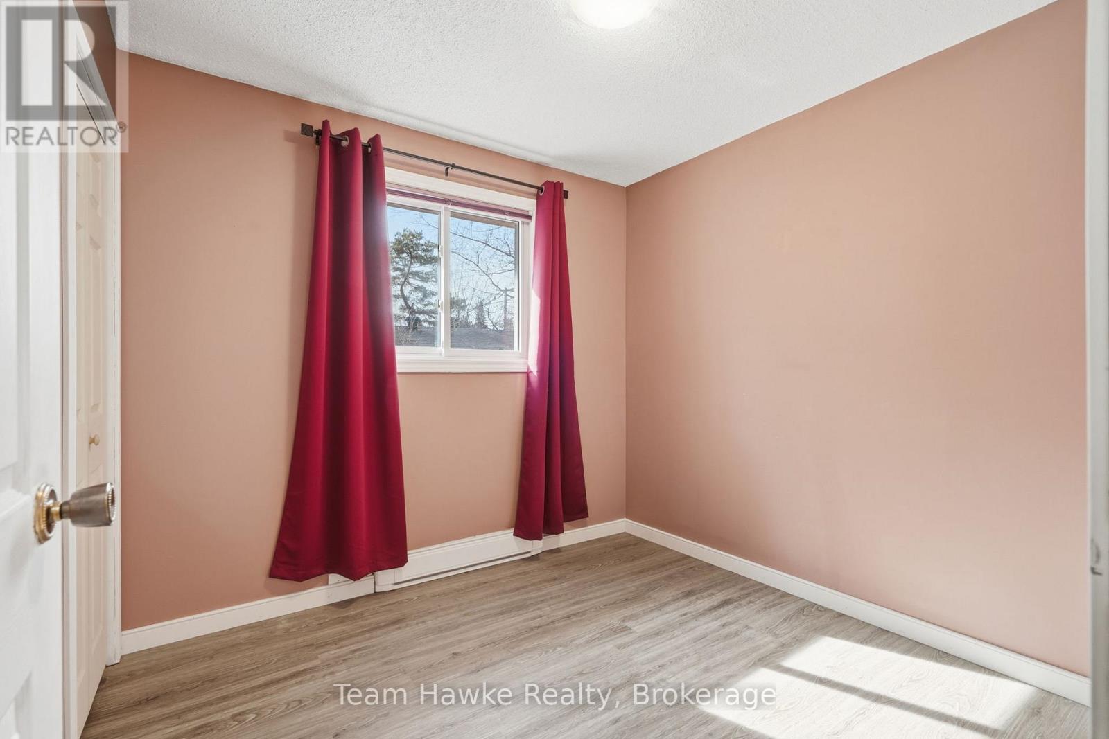 679 Simcoe Avenue, Tay, Ontario  L0K 1R0 - Photo 18 - S12945100