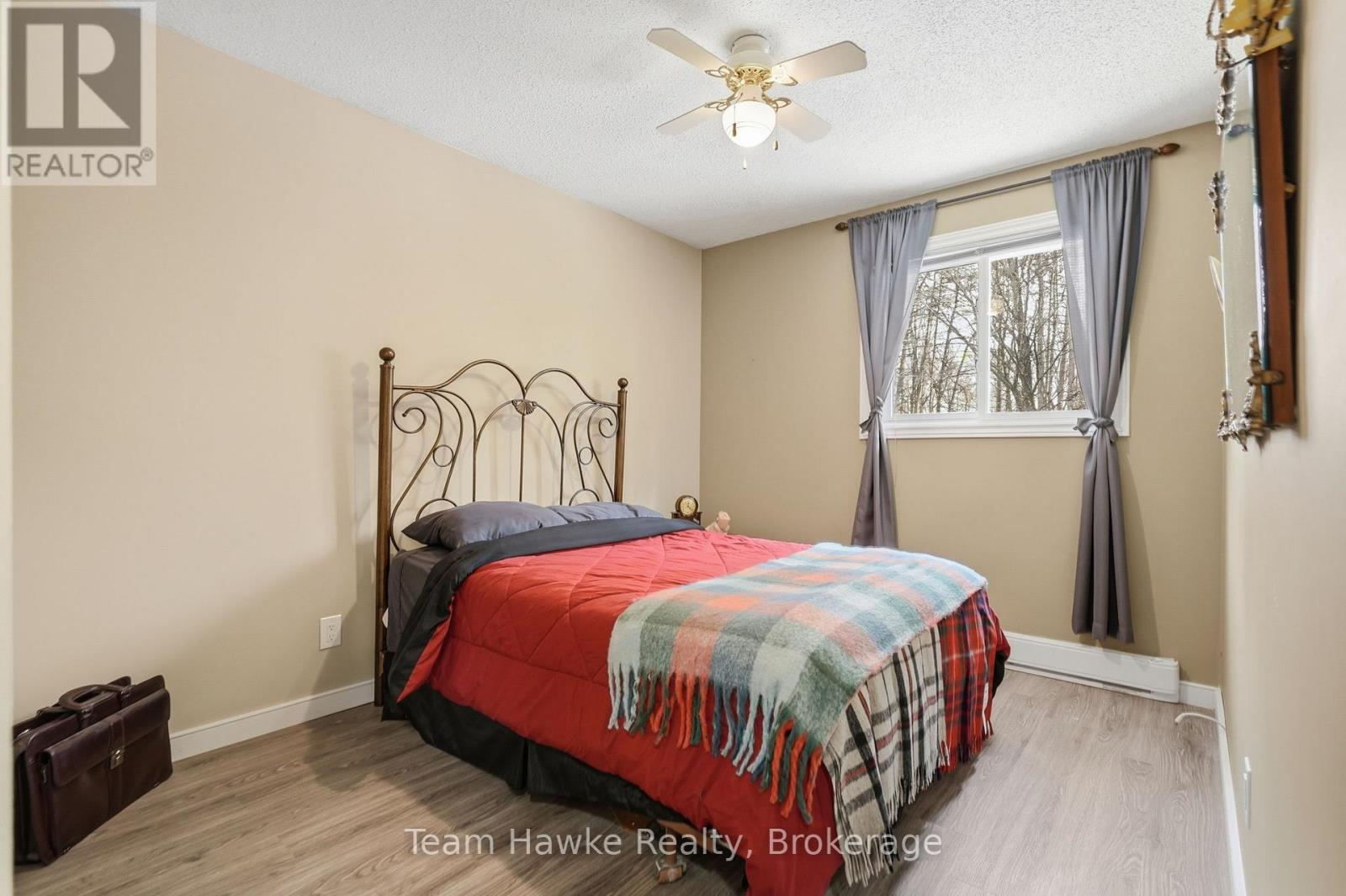 679 Simcoe Avenue, Tay, Ontario  L0K 1R0 - Photo 15 - S12945100