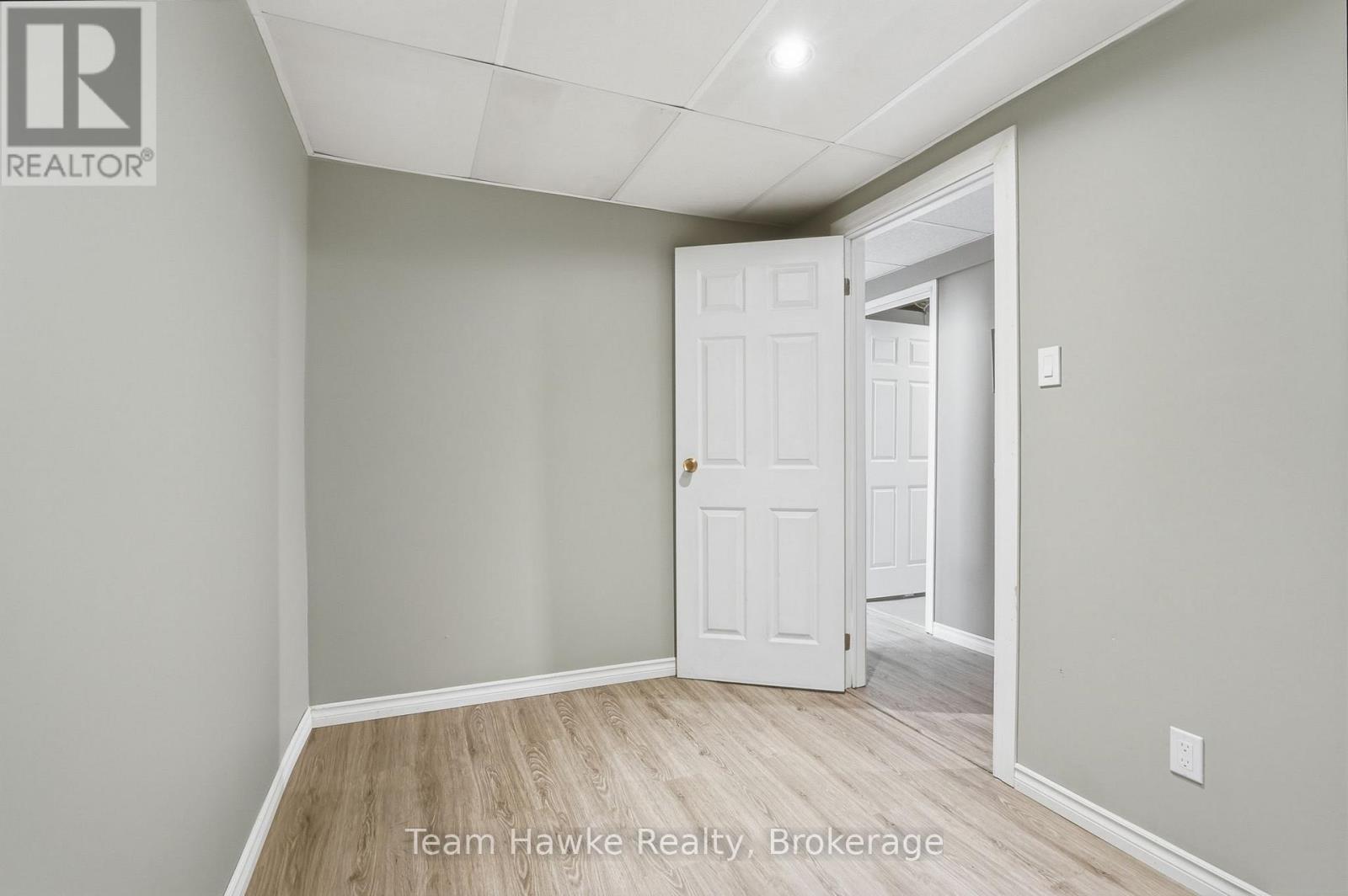 679 Simcoe Avenue, Tay, Ontario  L0K 1R0 - Photo 30 - S12945100