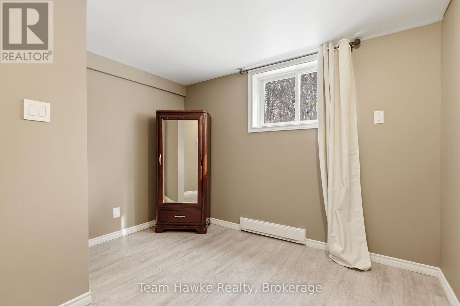 679 Simcoe Avenue, Tay, Ontario  L0K 1R0 - Photo 35 - S12945100