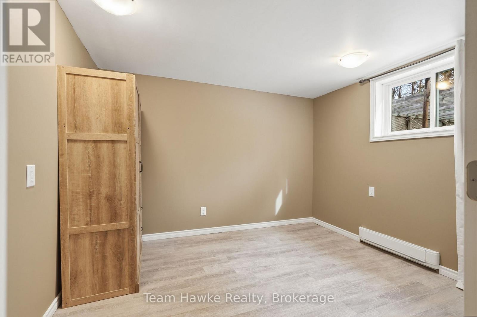 679 Simcoe Avenue, Tay, Ontario  L0K 1R0 - Photo 36 - S12945100