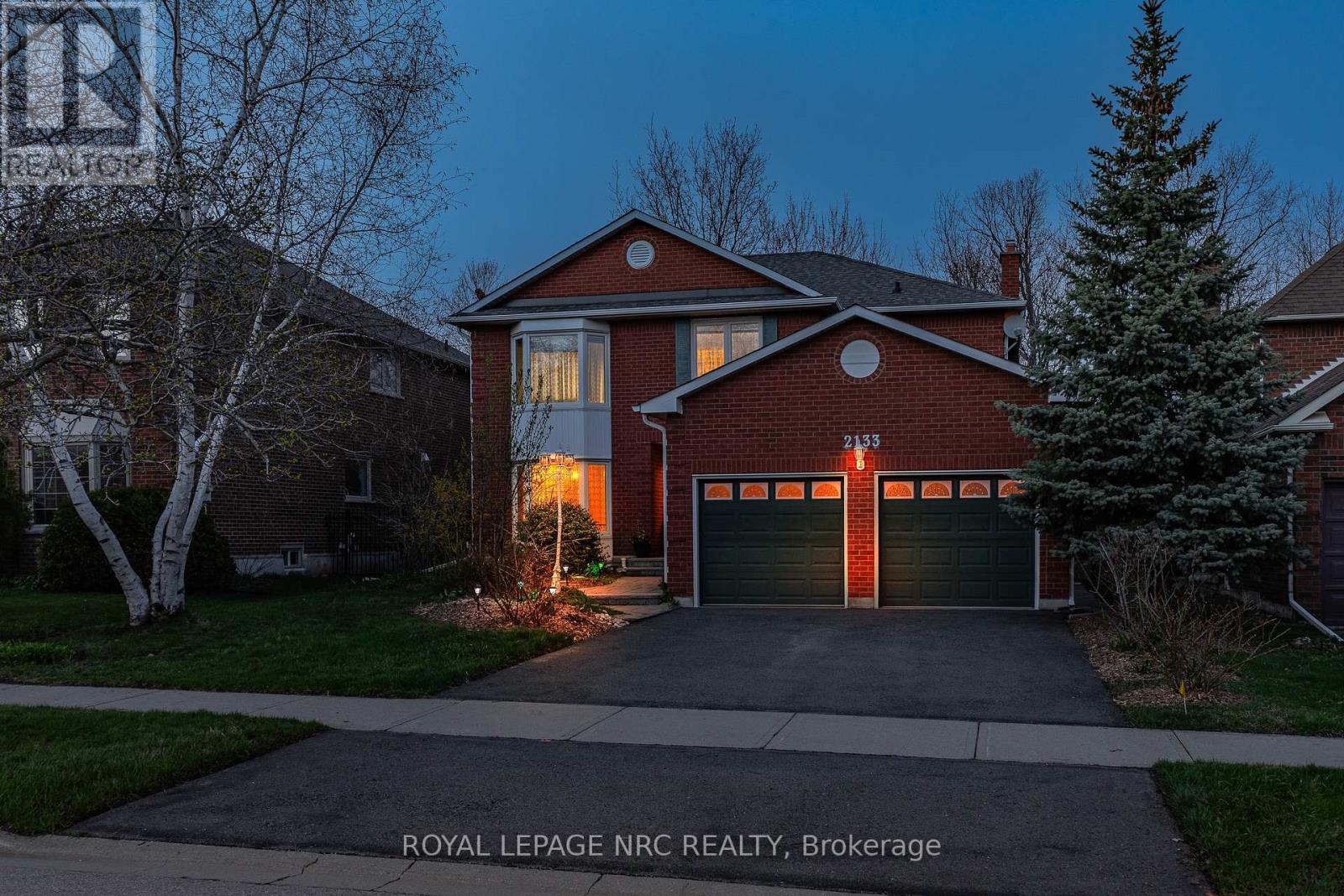 2133 GRAND BOULEVARD, Oakville, Ontario