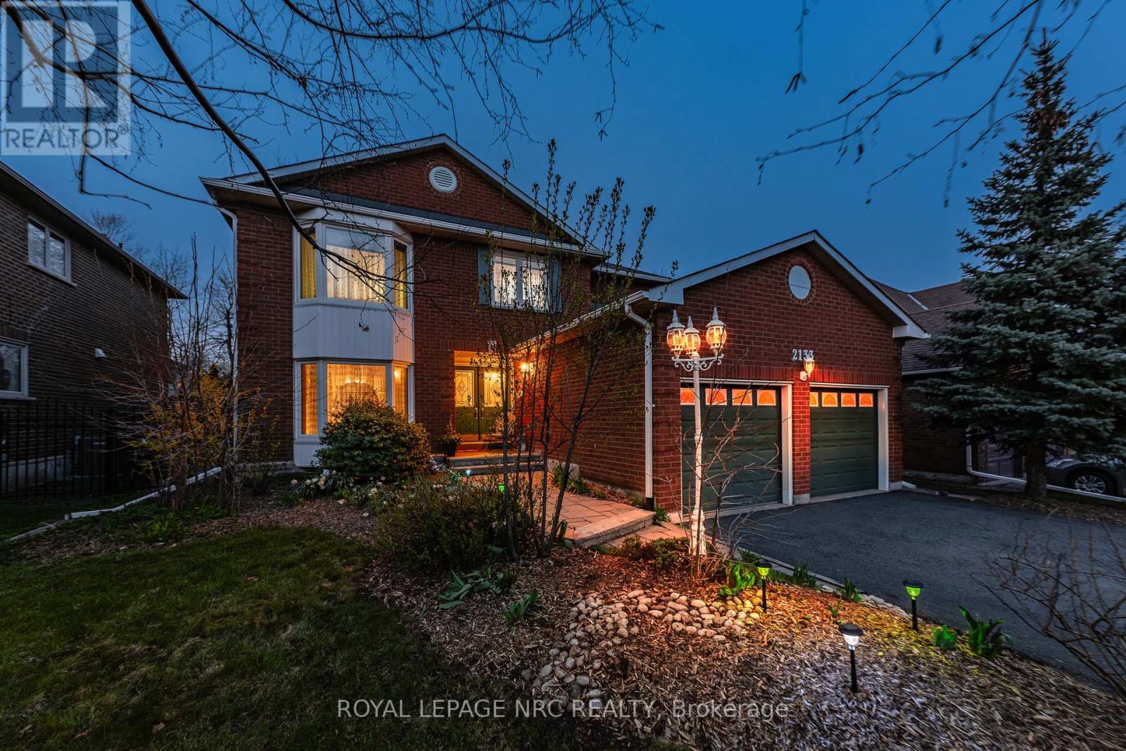 2133 Grand Boulevard, Oakville, Ontario  L6H 5M3 - Photo 3 - W13023958