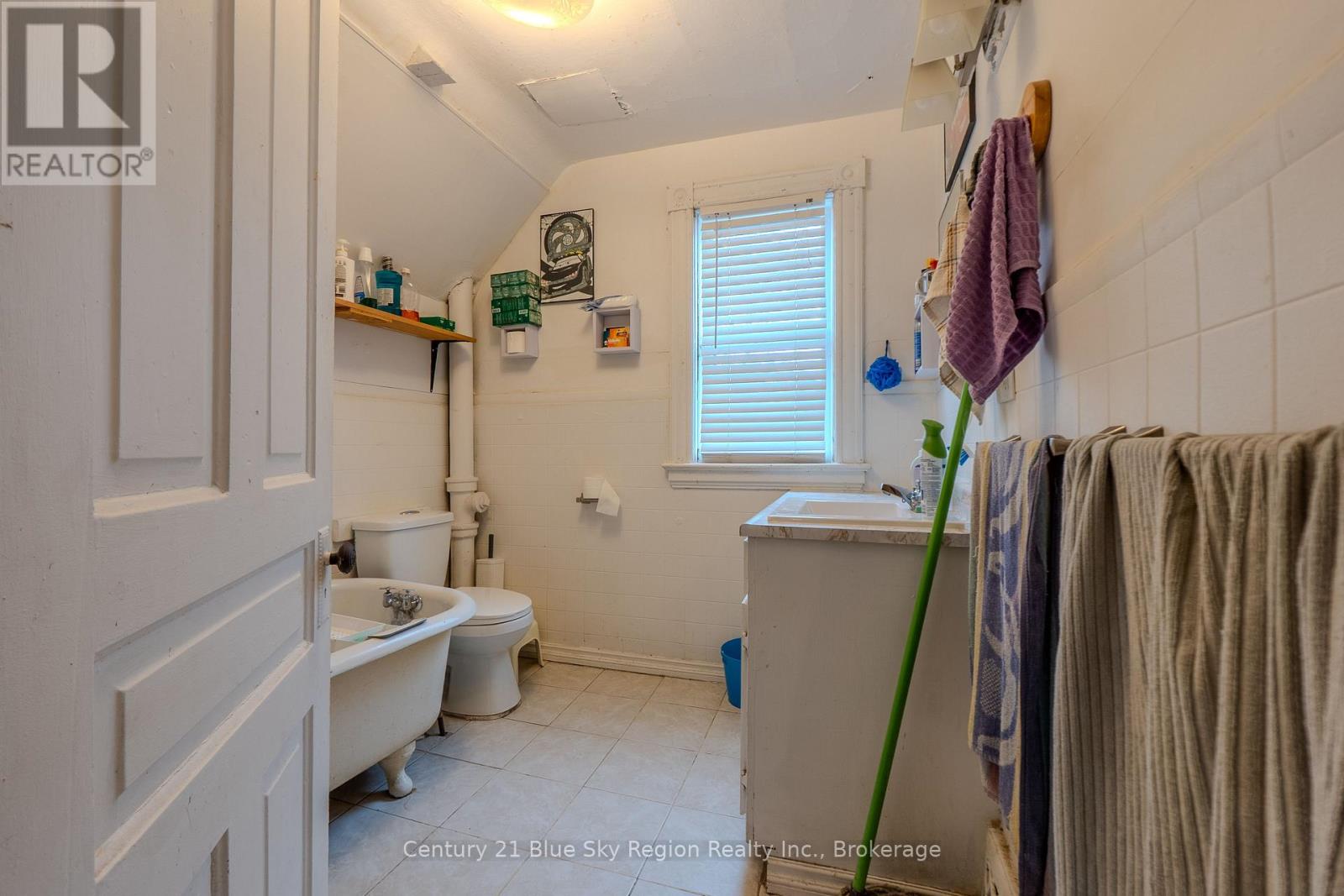 250 Fifth Avenue W, North Bay, Ontario  P1B 3N6 - Photo 10 - X13024282