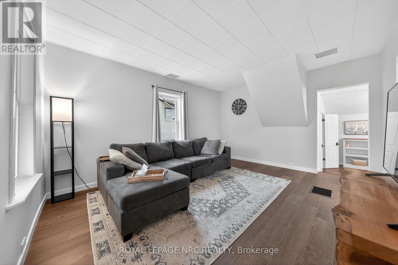 62 Louisa Street, St. Catharines, Ontario  L2R 2J8 - Photo 5 - X13023938