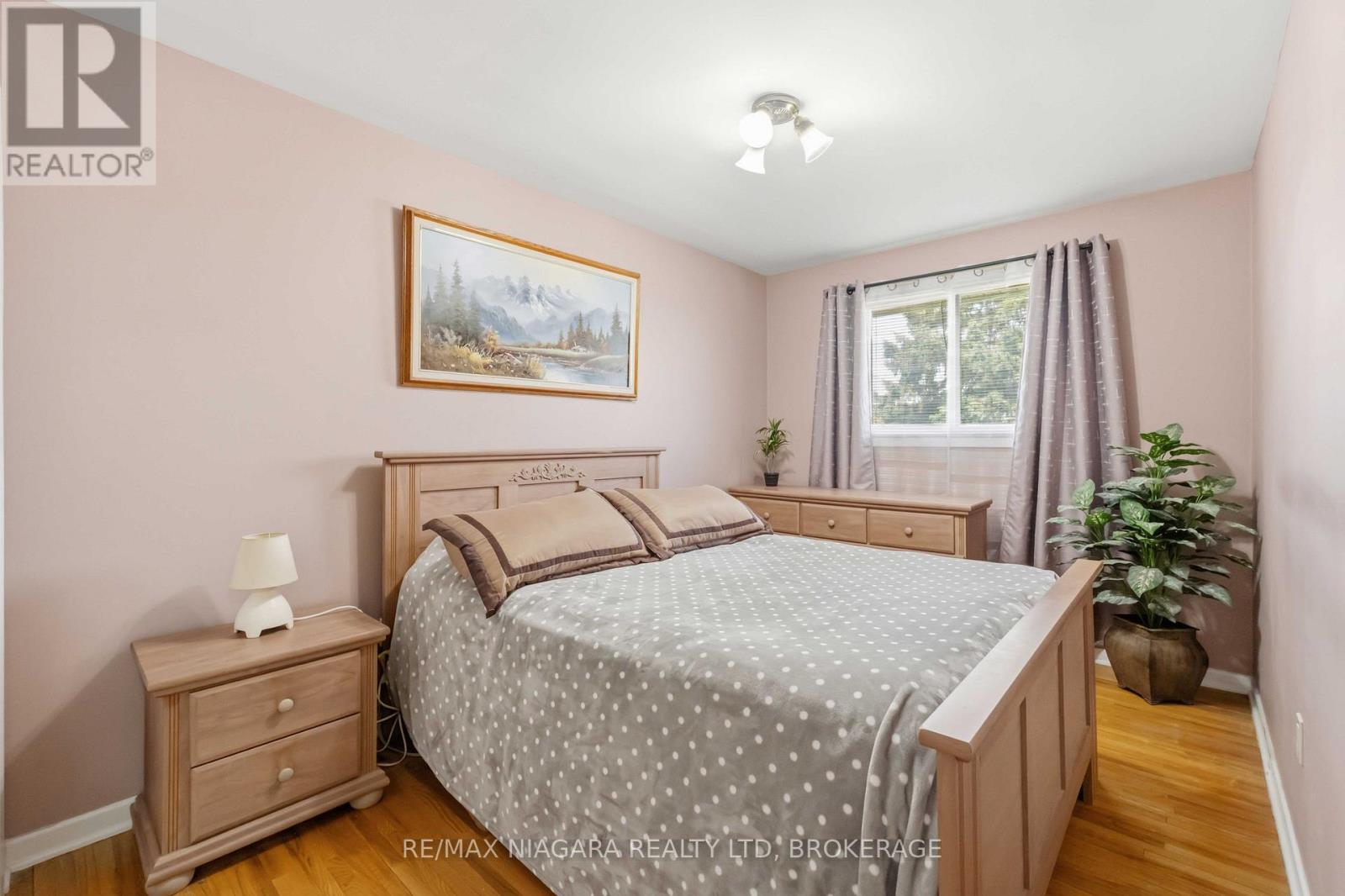 4 Rossie Place, St. Catharines, Ontario  L2P 2G6 - Photo 12 - X13024102