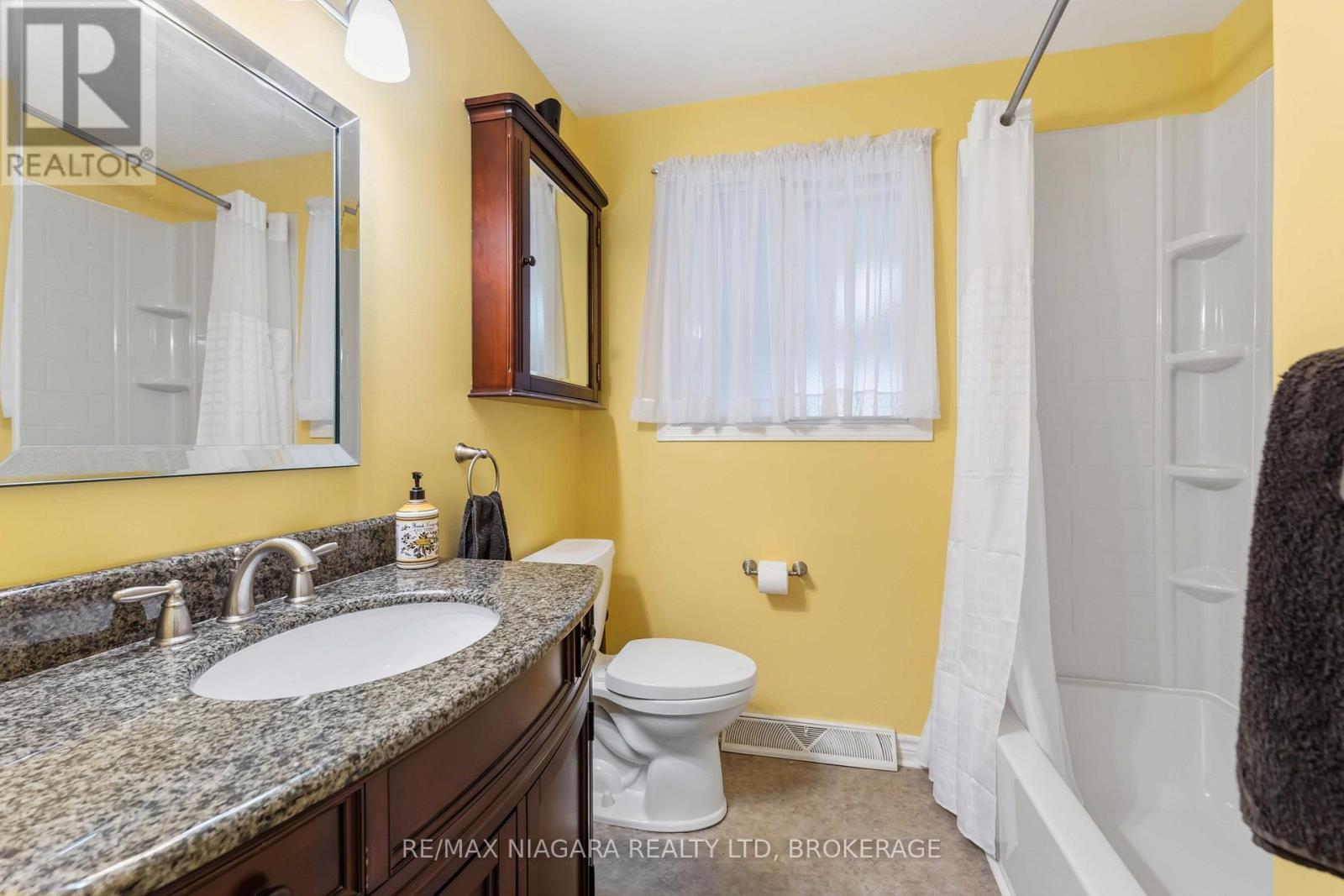 4 Rossie Place, St. Catharines, Ontario  L2P 2G6 - Photo 13 - X13024102