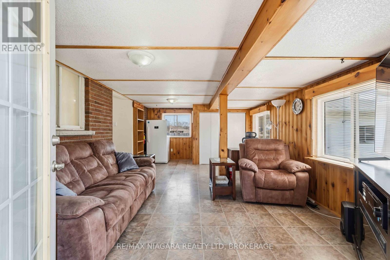 4 Rossie Place, St. Catharines, Ontario  L2P 2G6 - Photo 9 - X13024102