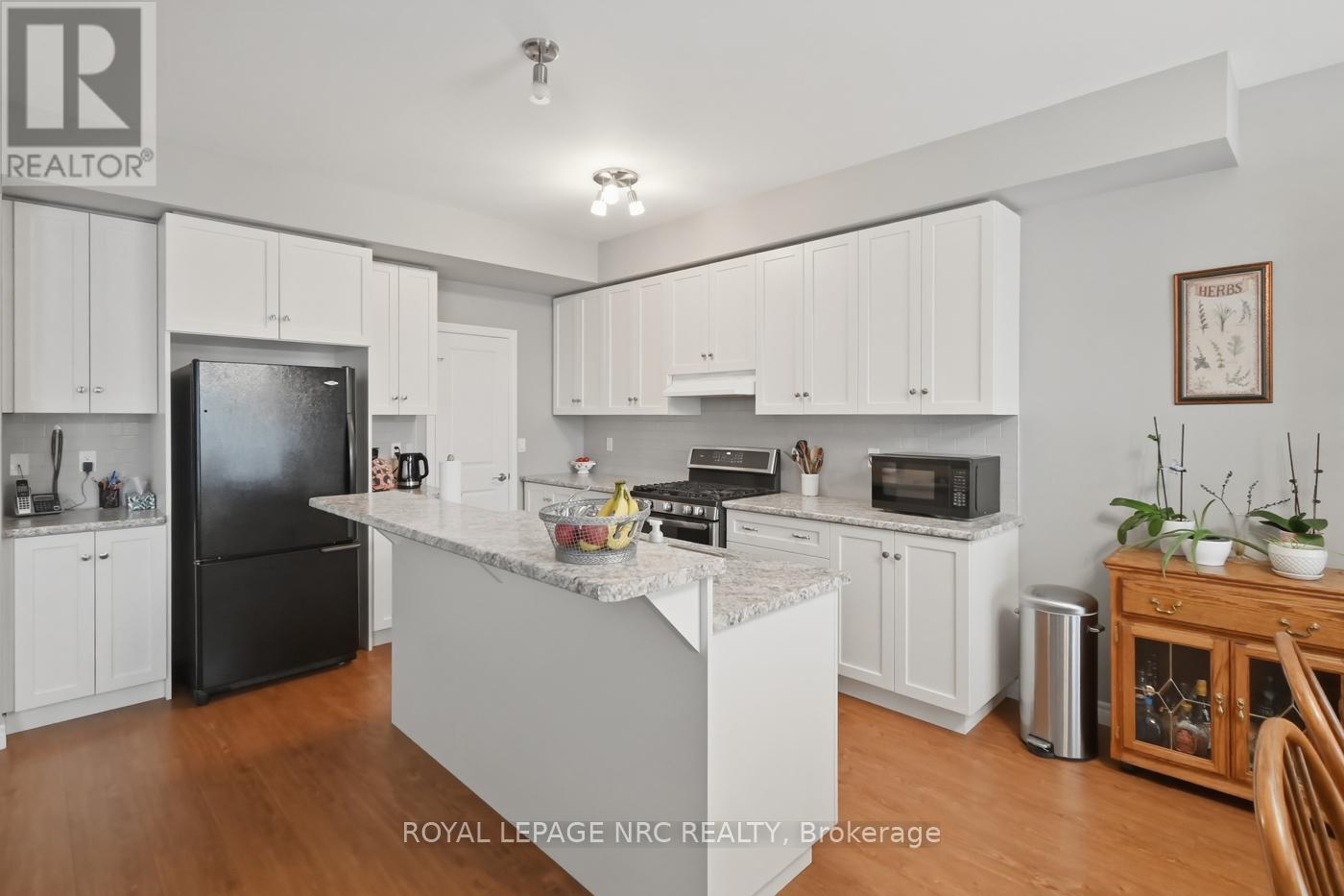 633 Winston Road, Grimsby, Ontario  L3M 0H4 - Photo 10 - X13024156