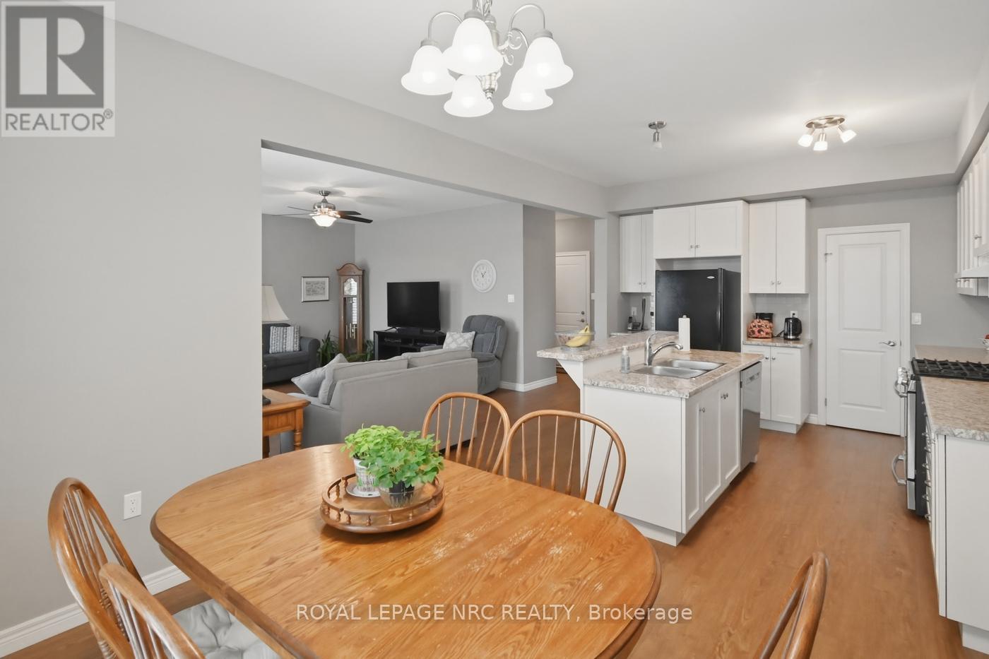 633 Winston Road, Grimsby, Ontario  L3M 0H4 - Photo 7 - X13024156