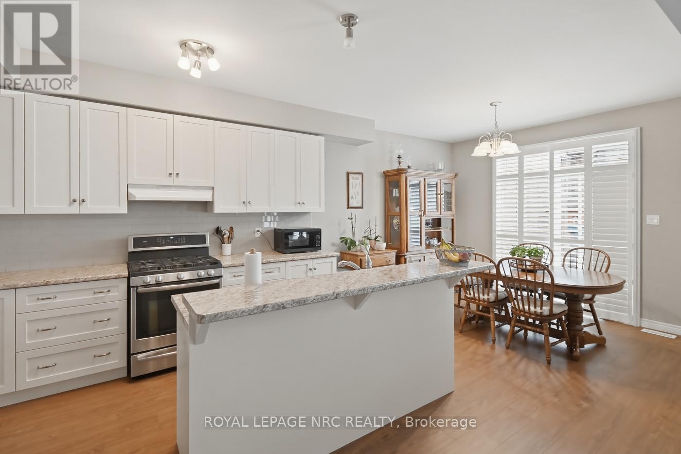 633 Winston Road, Grimsby, Ontario  L3M 0H4 - Photo 9 - X13024156